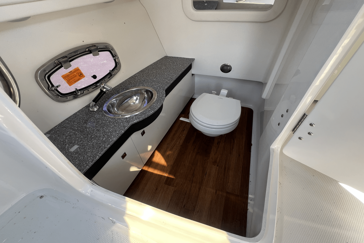 2018 Chaparral 307 SSX Image Thumbnail #14