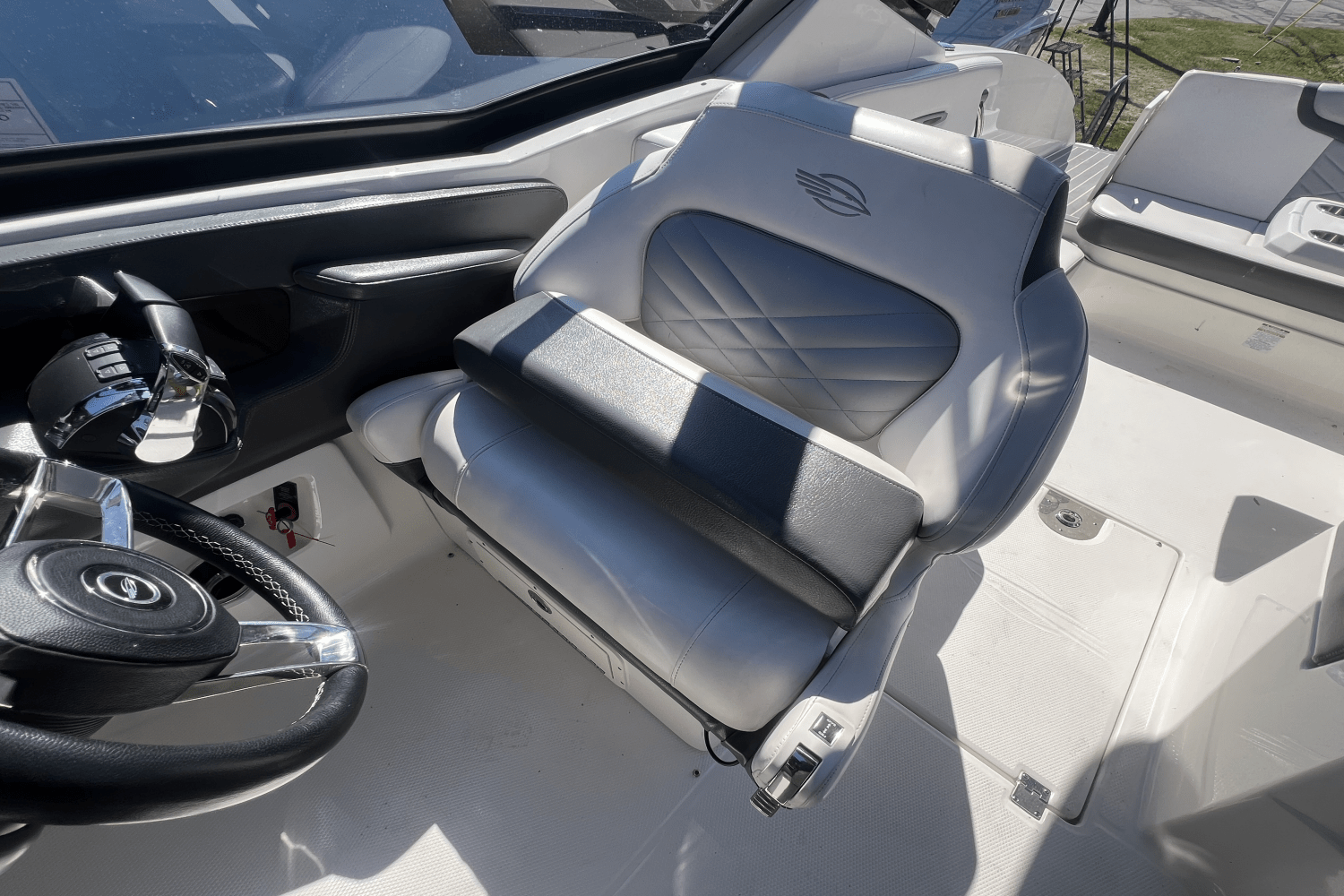 2018 Chaparral 307 SSX Image Thumbnail #11
