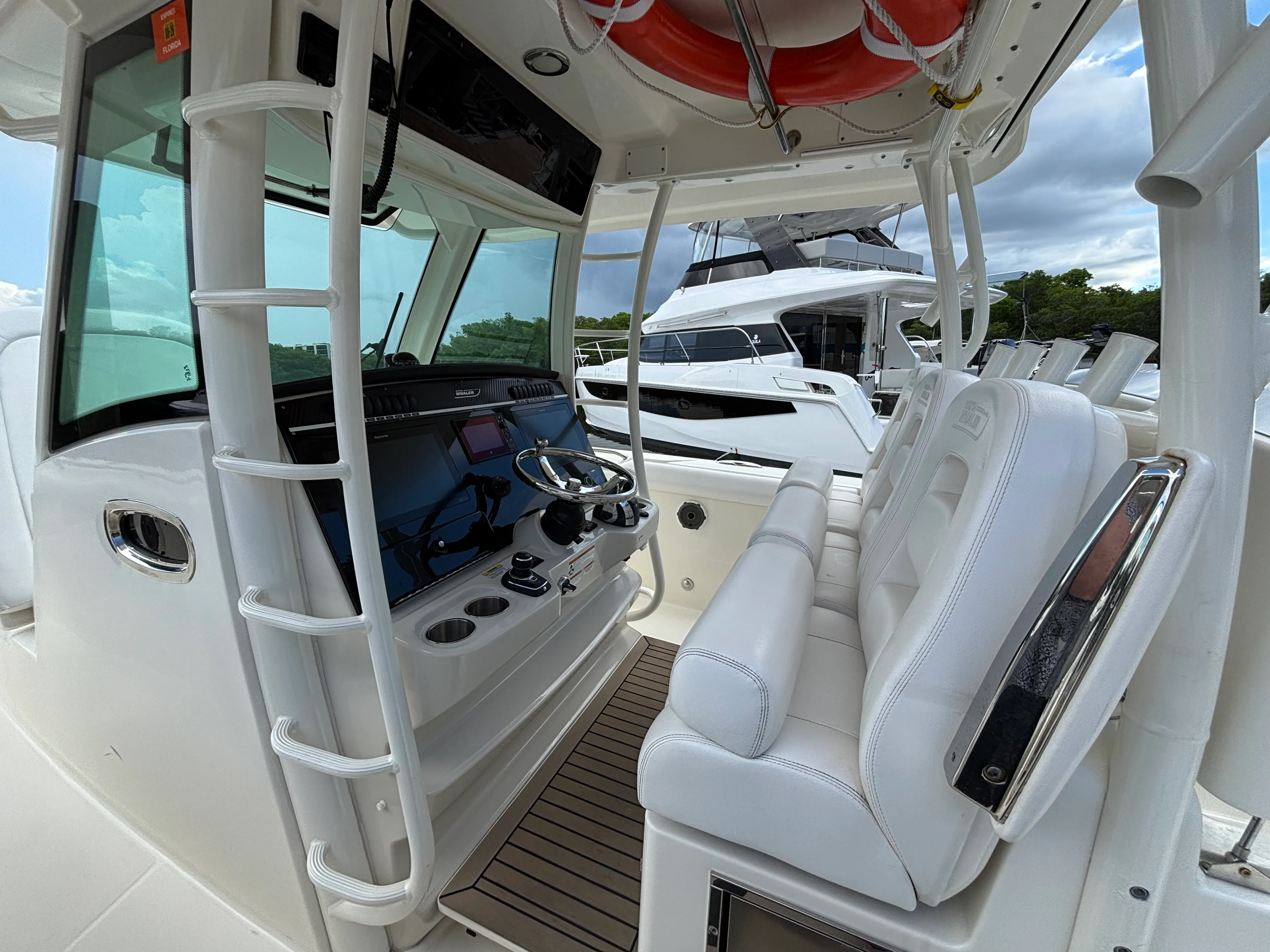 2022 Boston Whaler 350 Outrage Image Thumbnail #12