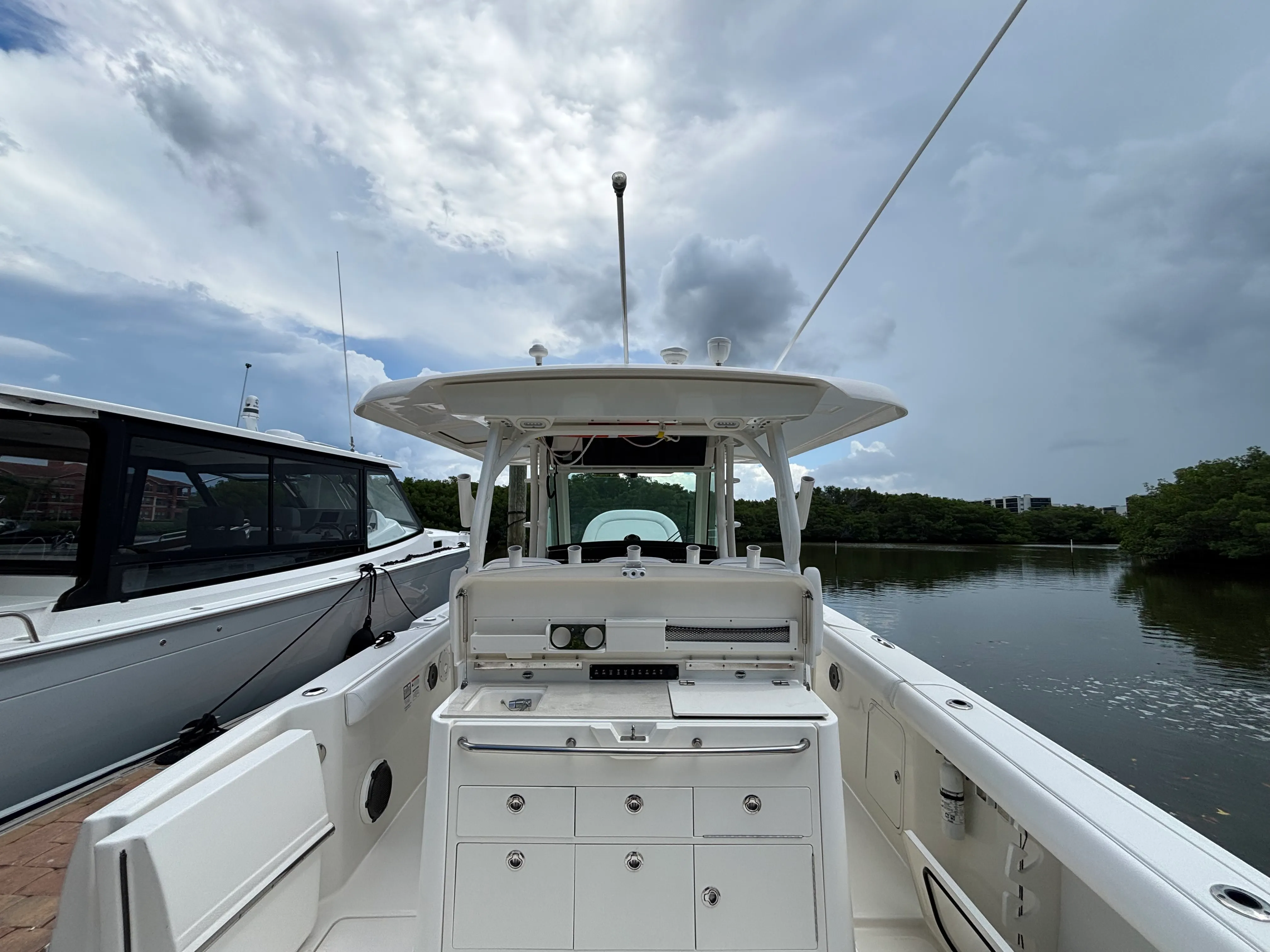 2022 Boston Whaler 350 Outrage Image Thumbnail #10