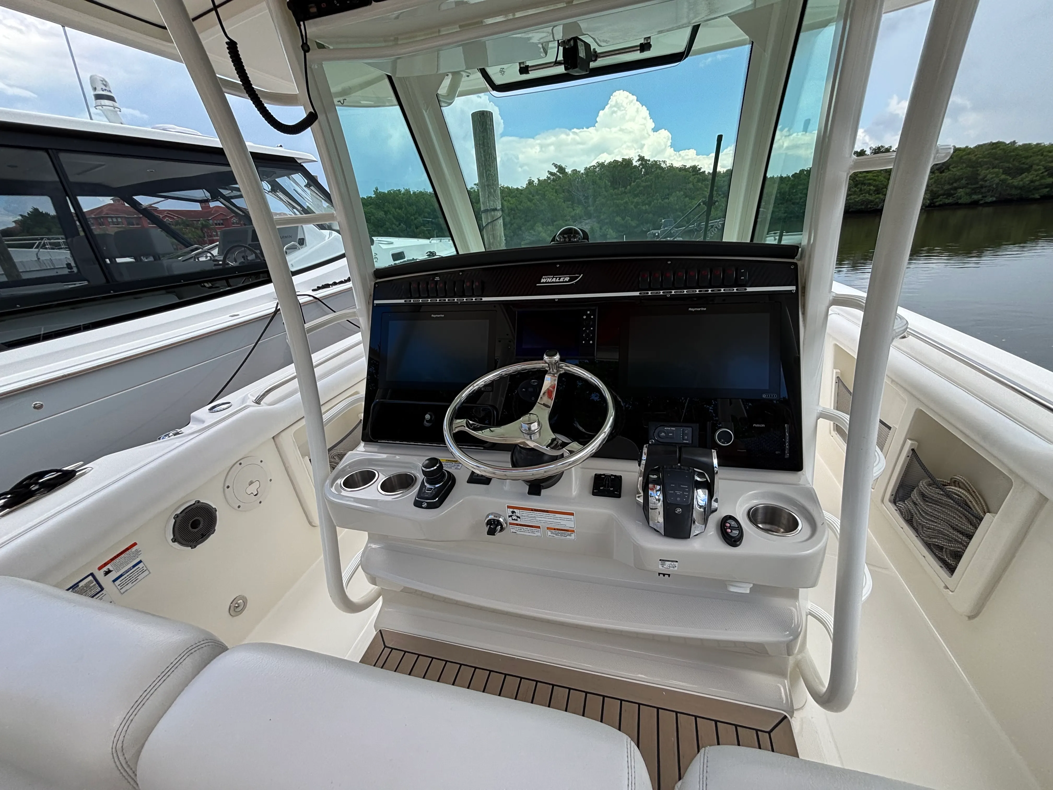 2022 Boston Whaler 350 Outrage Image Thumbnail #22