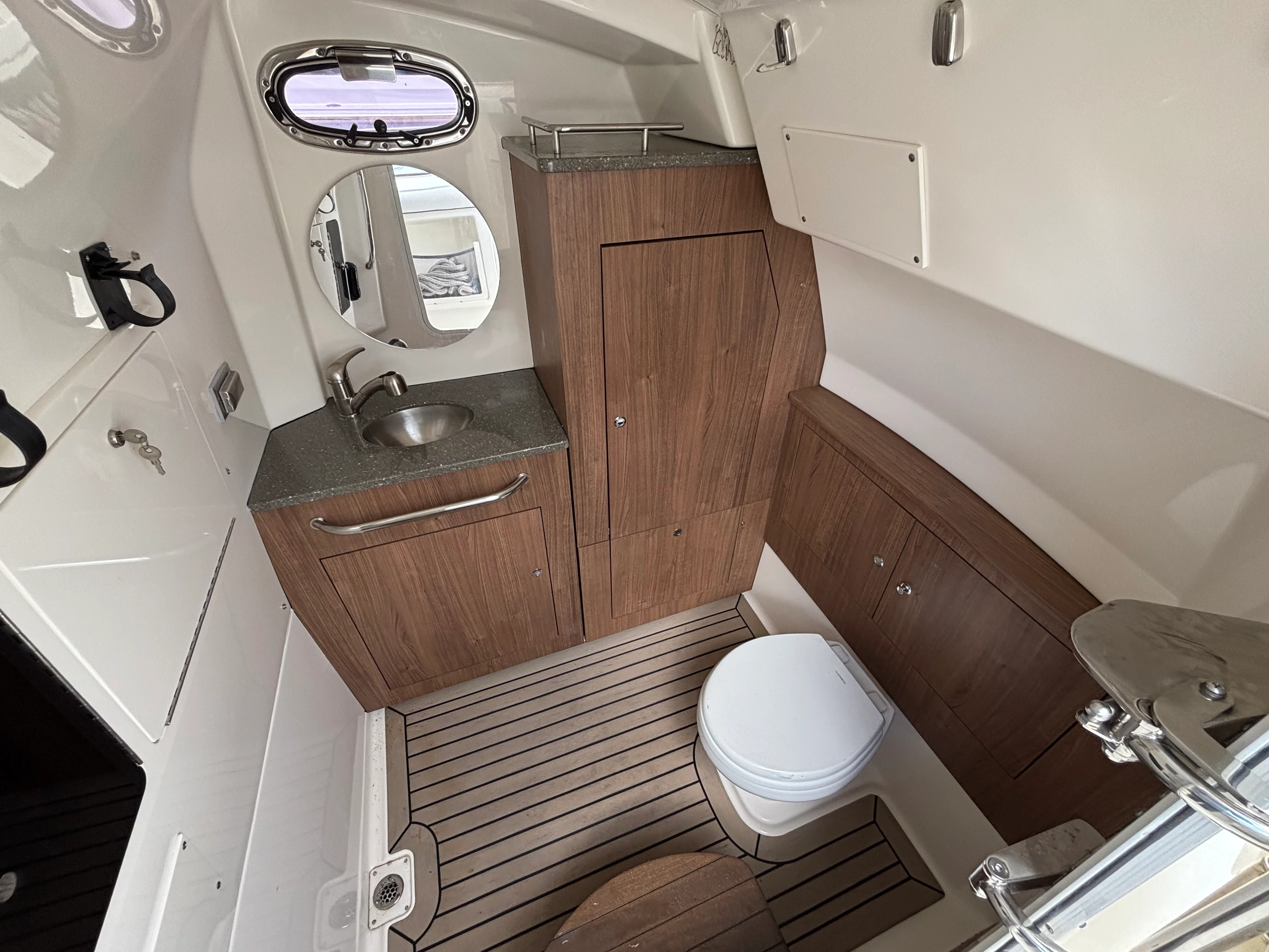 2022 Boston Whaler 350 Outrage Image Thumbnail #24