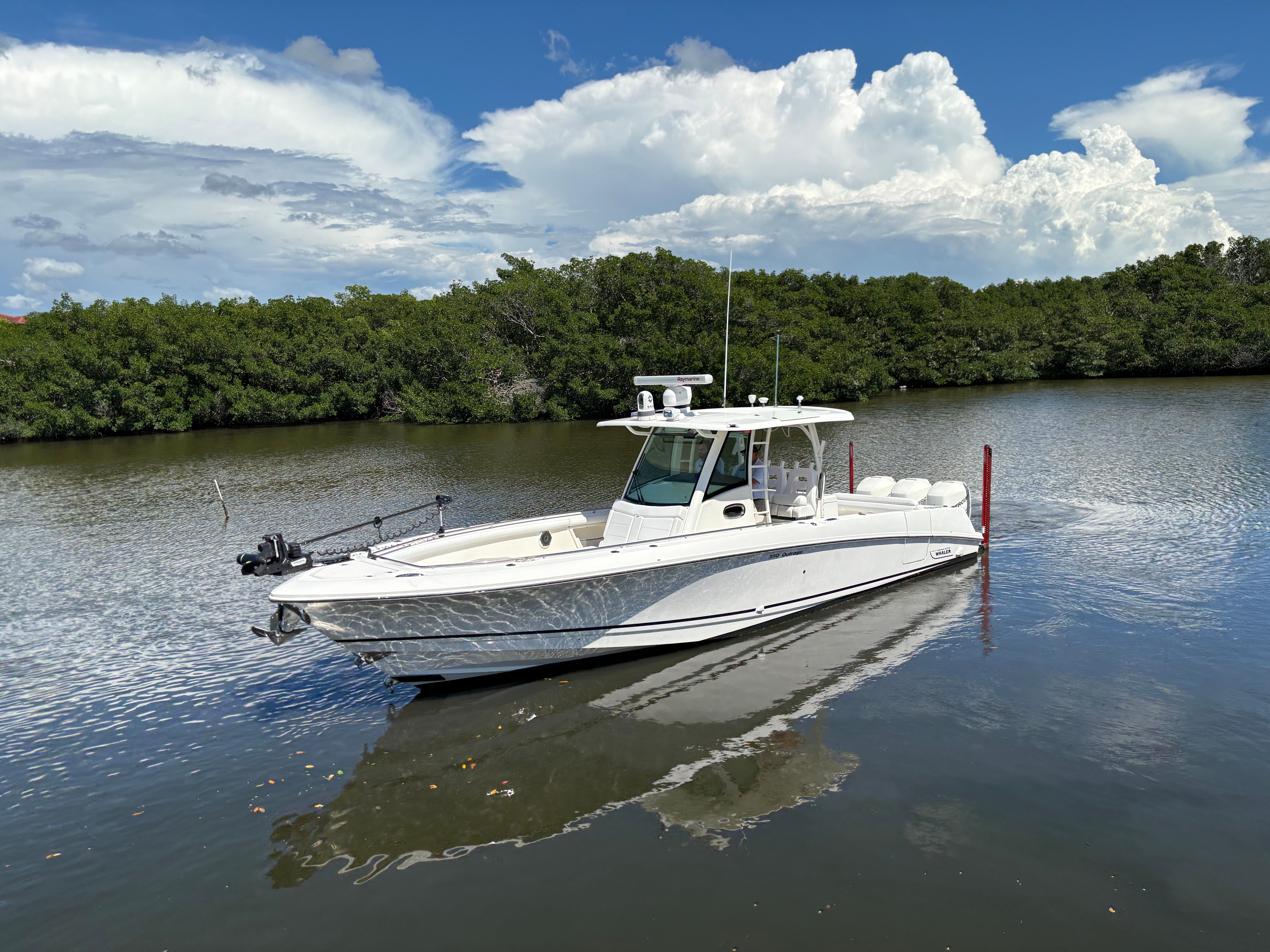 2022 Boston Whaler 350 Outrage Image Thumbnail #3