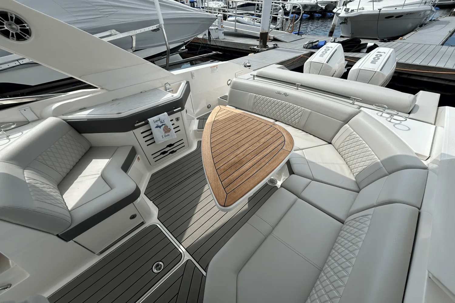 2025 Sea Ray 310 SLX Image Thumbnail #12