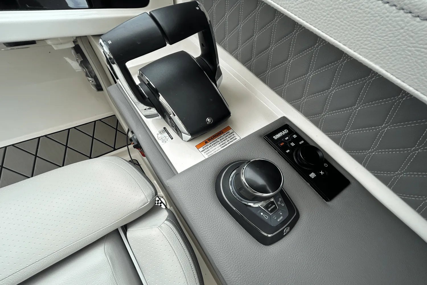 2025 Sea Ray 310 SLX Image Thumbnail #26