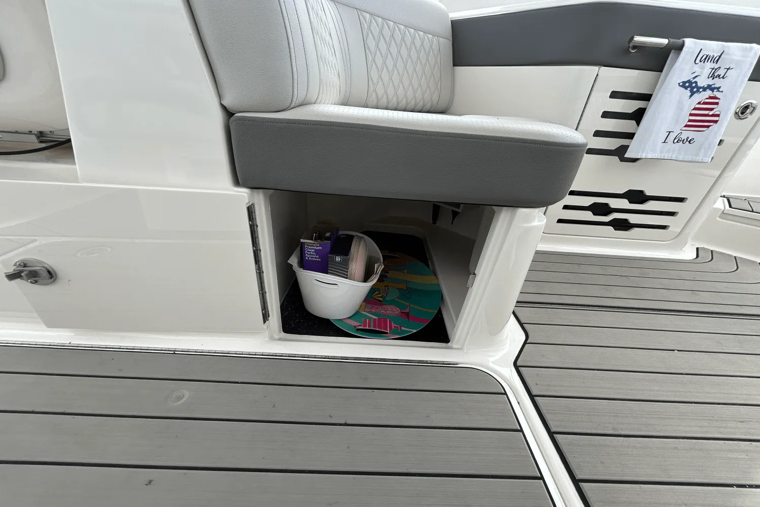 2025 Sea Ray 310 SLX Image Thumbnail #54