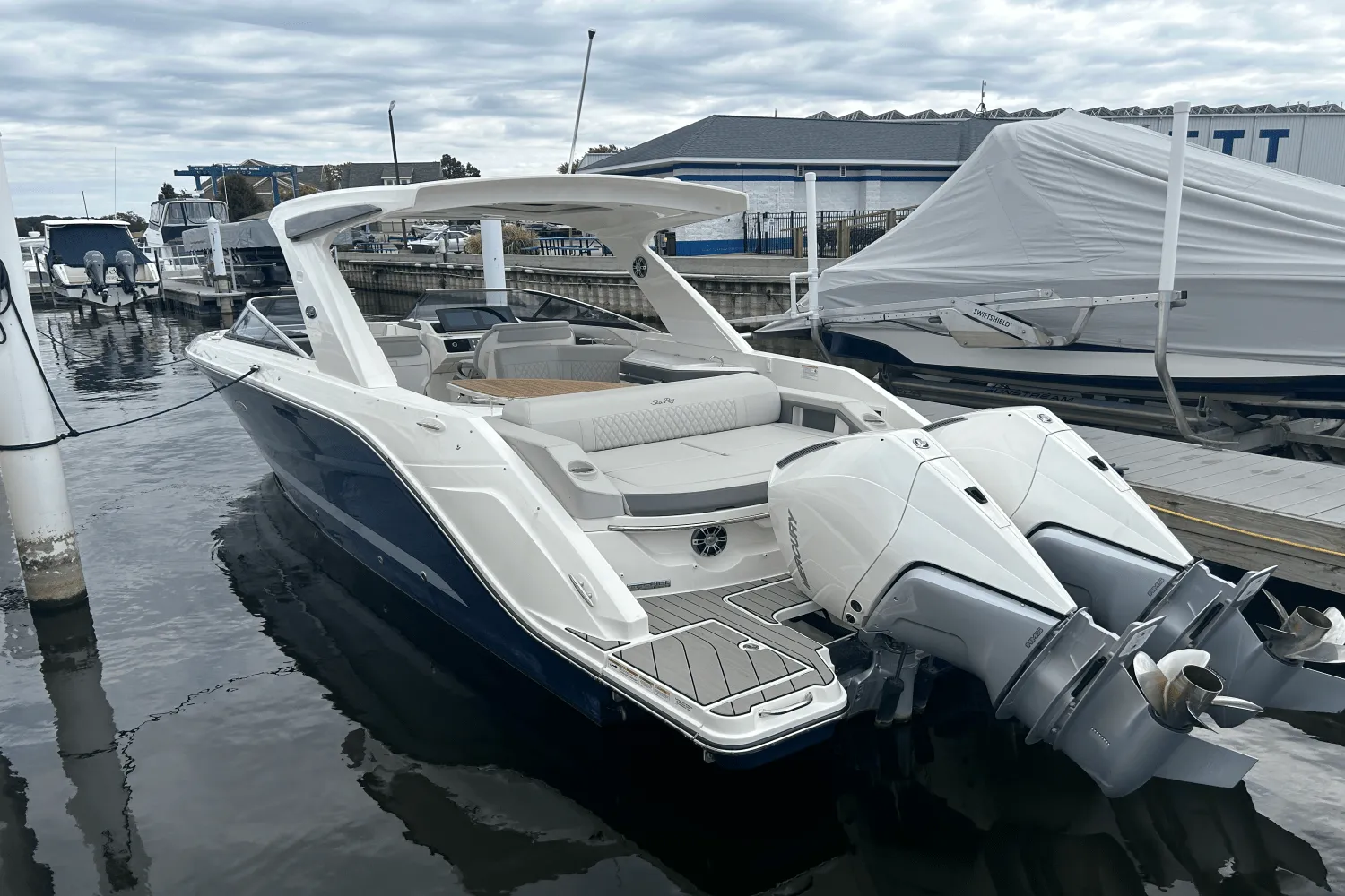 2025 Sea Ray 310 SLX Image Thumbnail #6