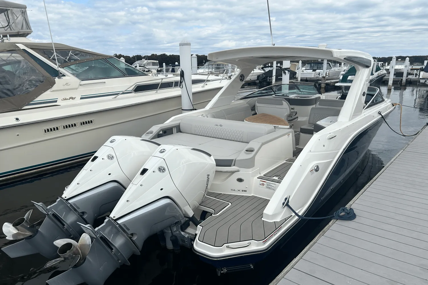 2025 Sea Ray 310 SLX Image Thumbnail #5