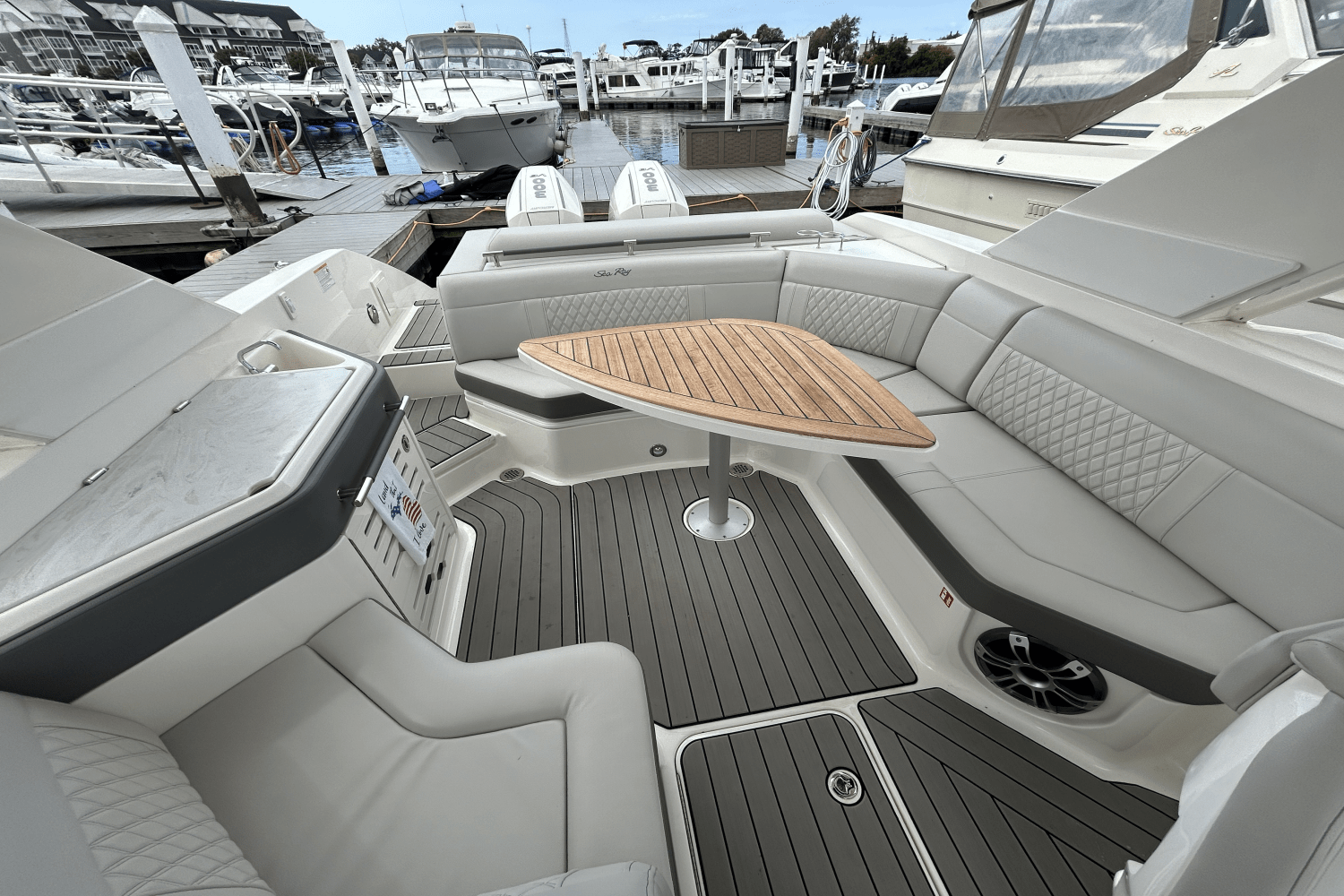 2025 Sea Ray 310 SLX Image Thumbnail #11
