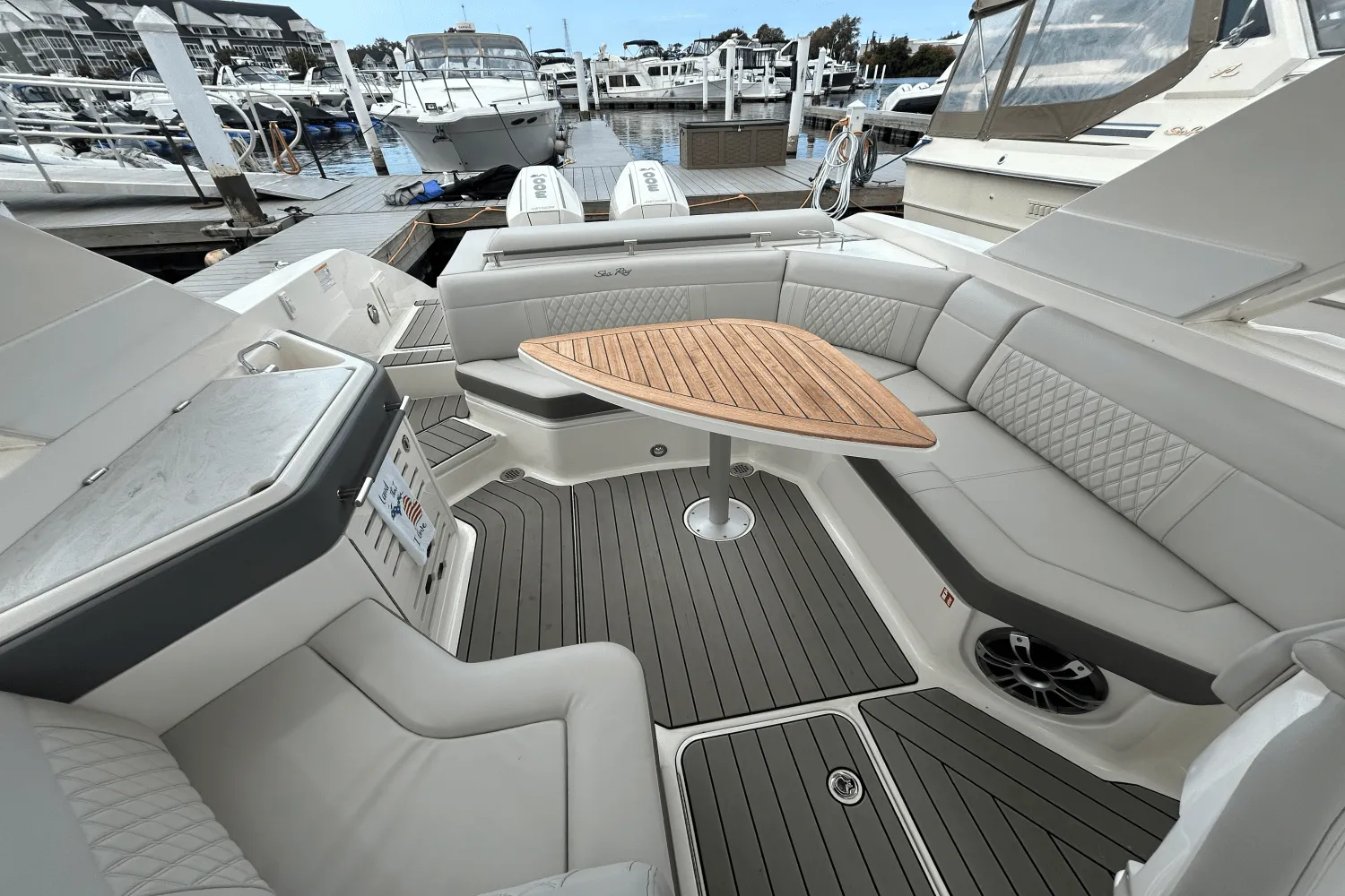2025 Sea Ray 310 SLX Image Thumbnail #11