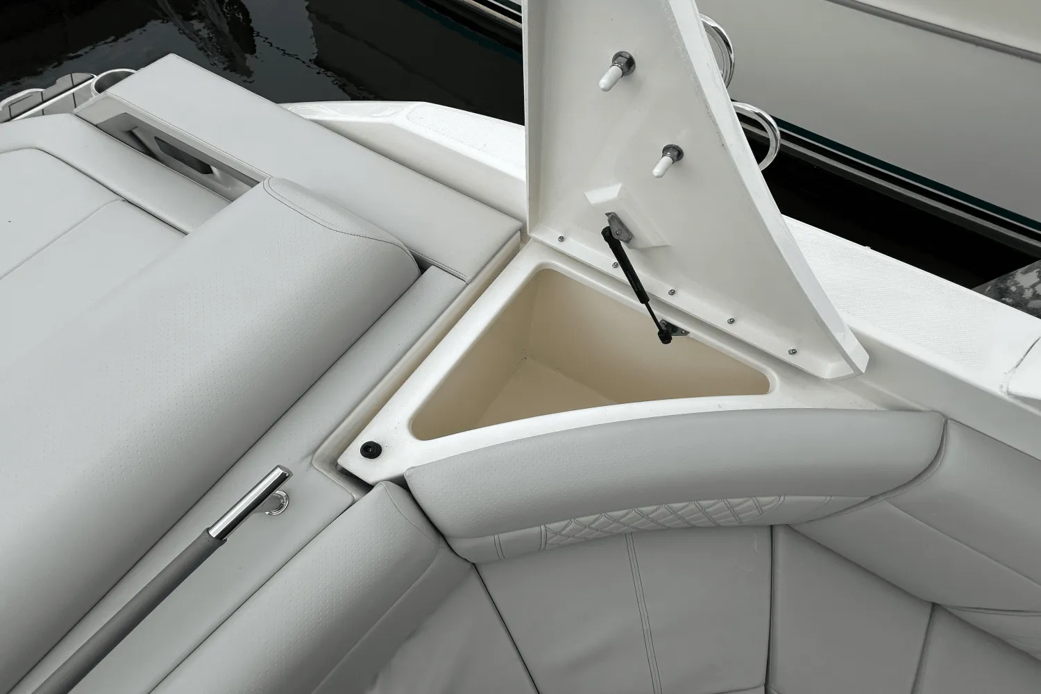 2025 Sea Ray 310 SLX Image Thumbnail #53