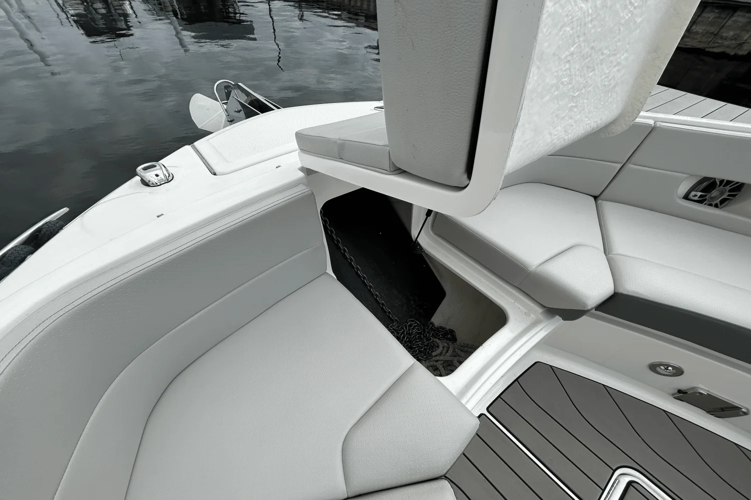 2025 Sea Ray 310 SLX Image Thumbnail #42