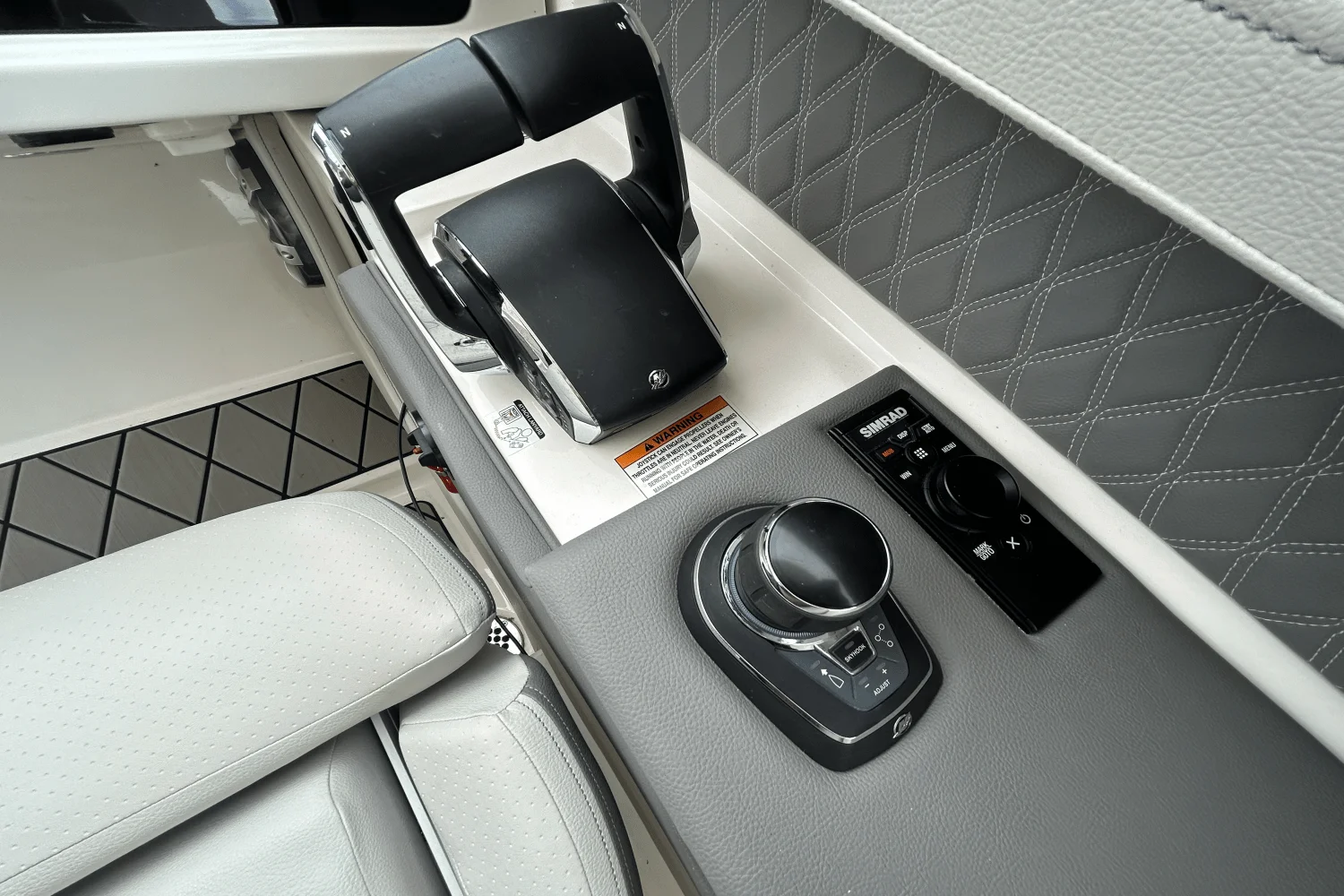 2025 Sea Ray 310 SLX Image Thumbnail #26