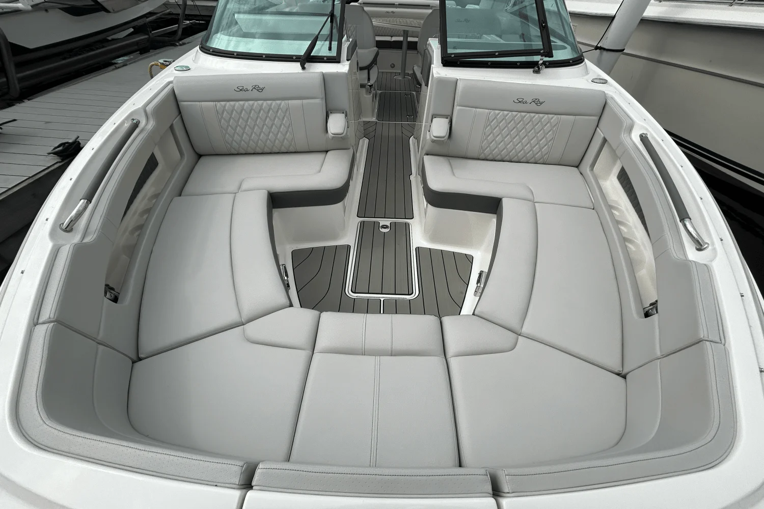 2025 Sea Ray 310 SLX Image Thumbnail #41