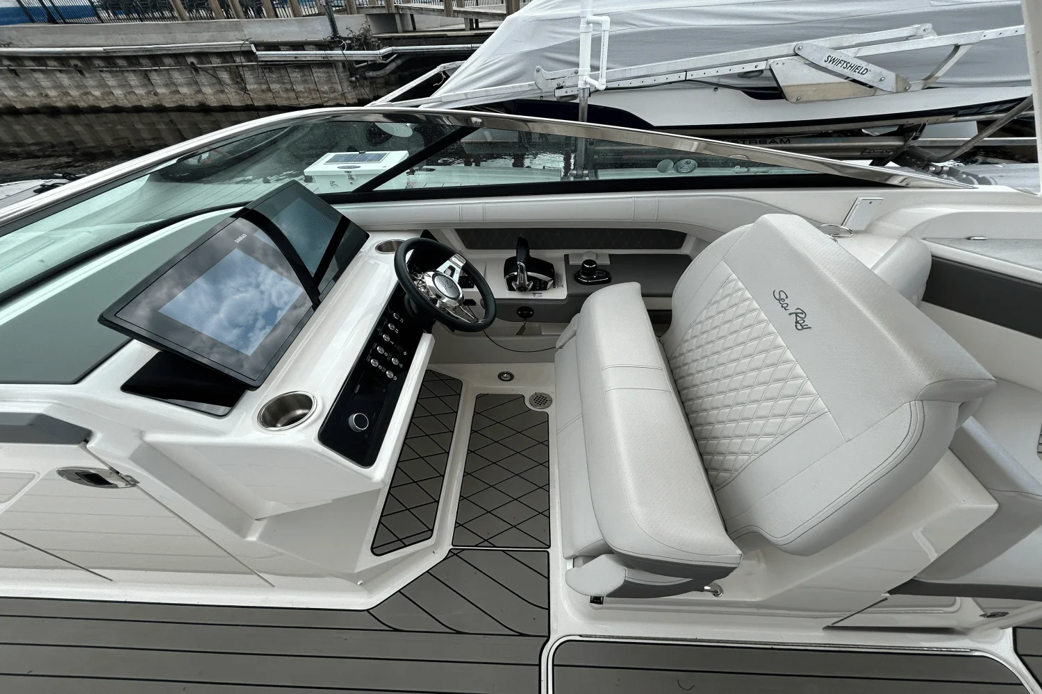 2025 Sea Ray 310 SLX Image Thumbnail #22