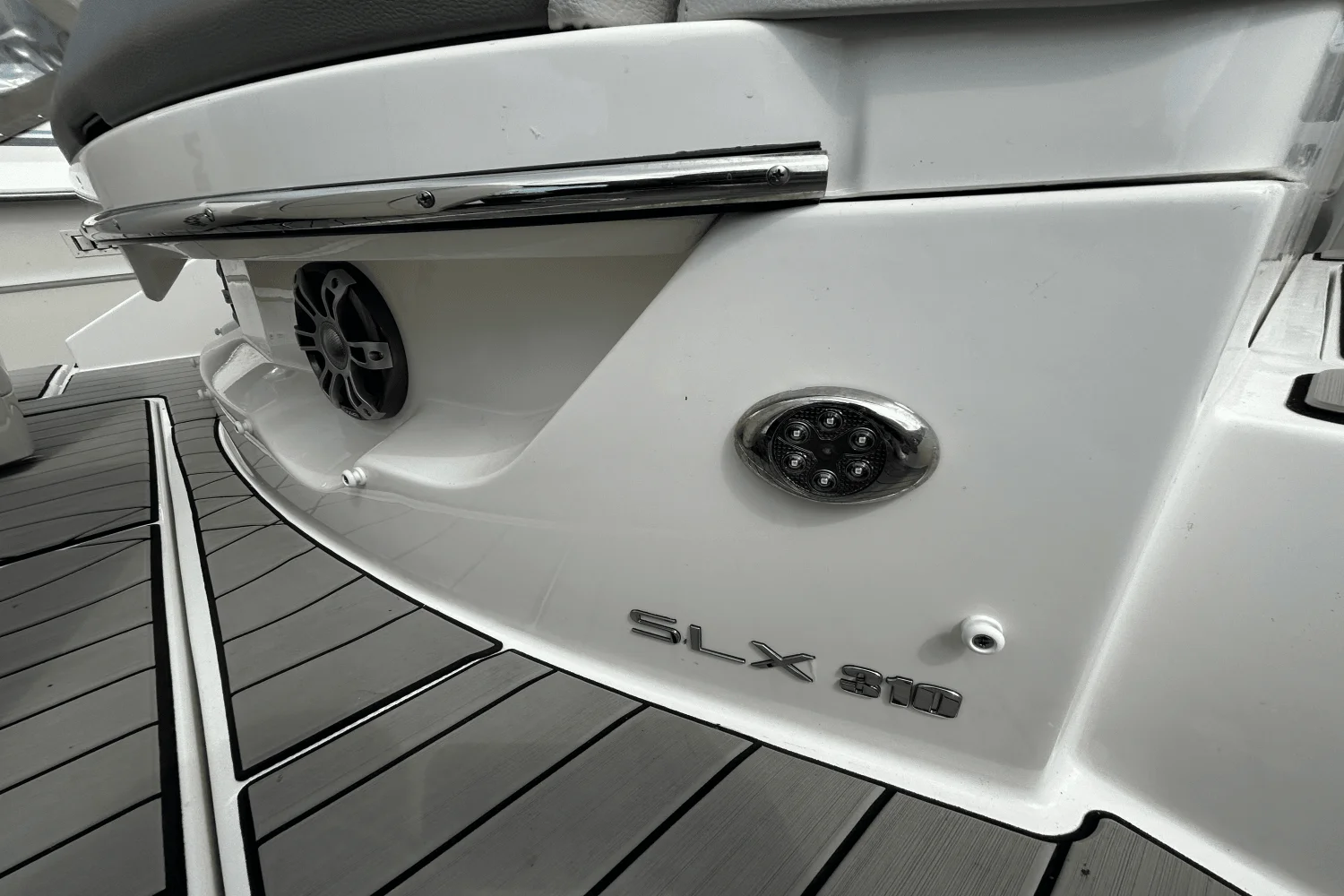 2025 Sea Ray 310 SLX Image Thumbnail #48