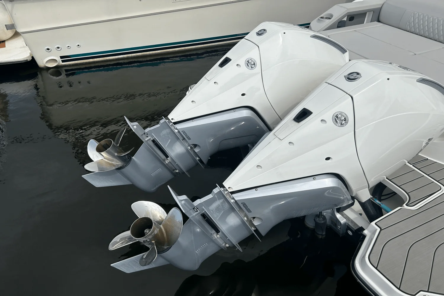 2025 Sea Ray 310 SLX Image Thumbnail #59