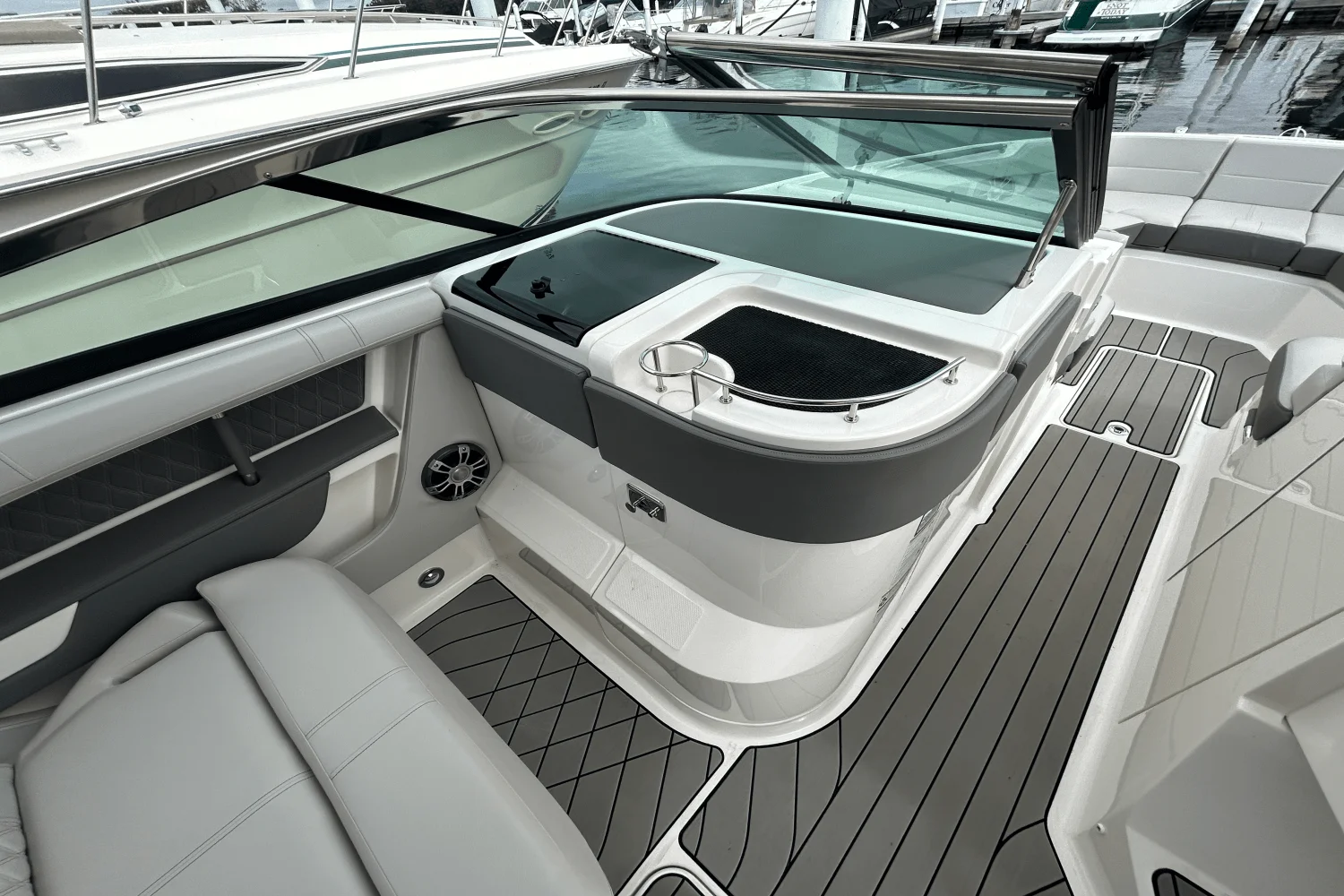 2025 Sea Ray 310 SLX Image Thumbnail #34