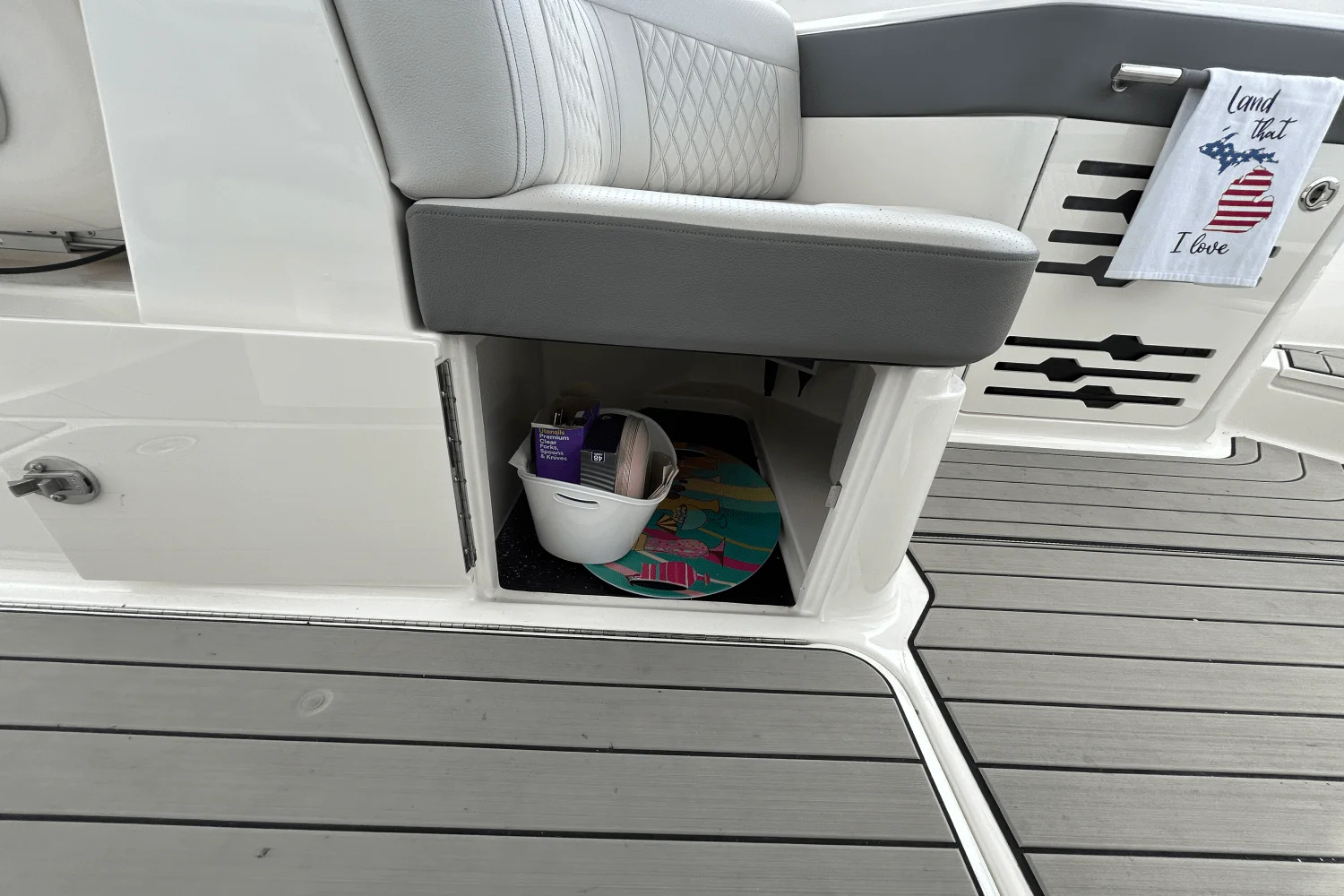 2025 Sea Ray 310 SLX Image Thumbnail #54