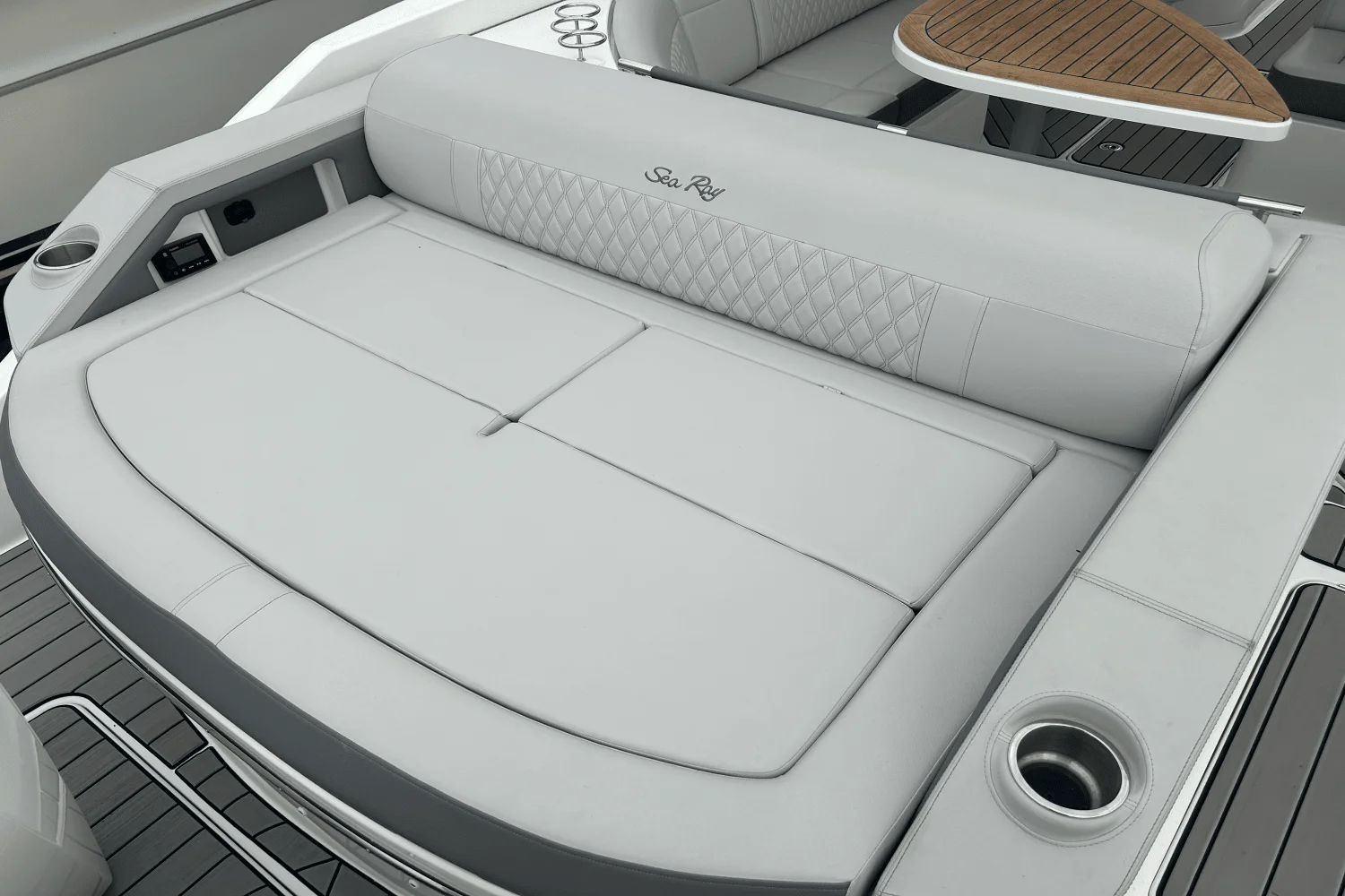 2025 Sea Ray 310 SLX Image Thumbnail #46