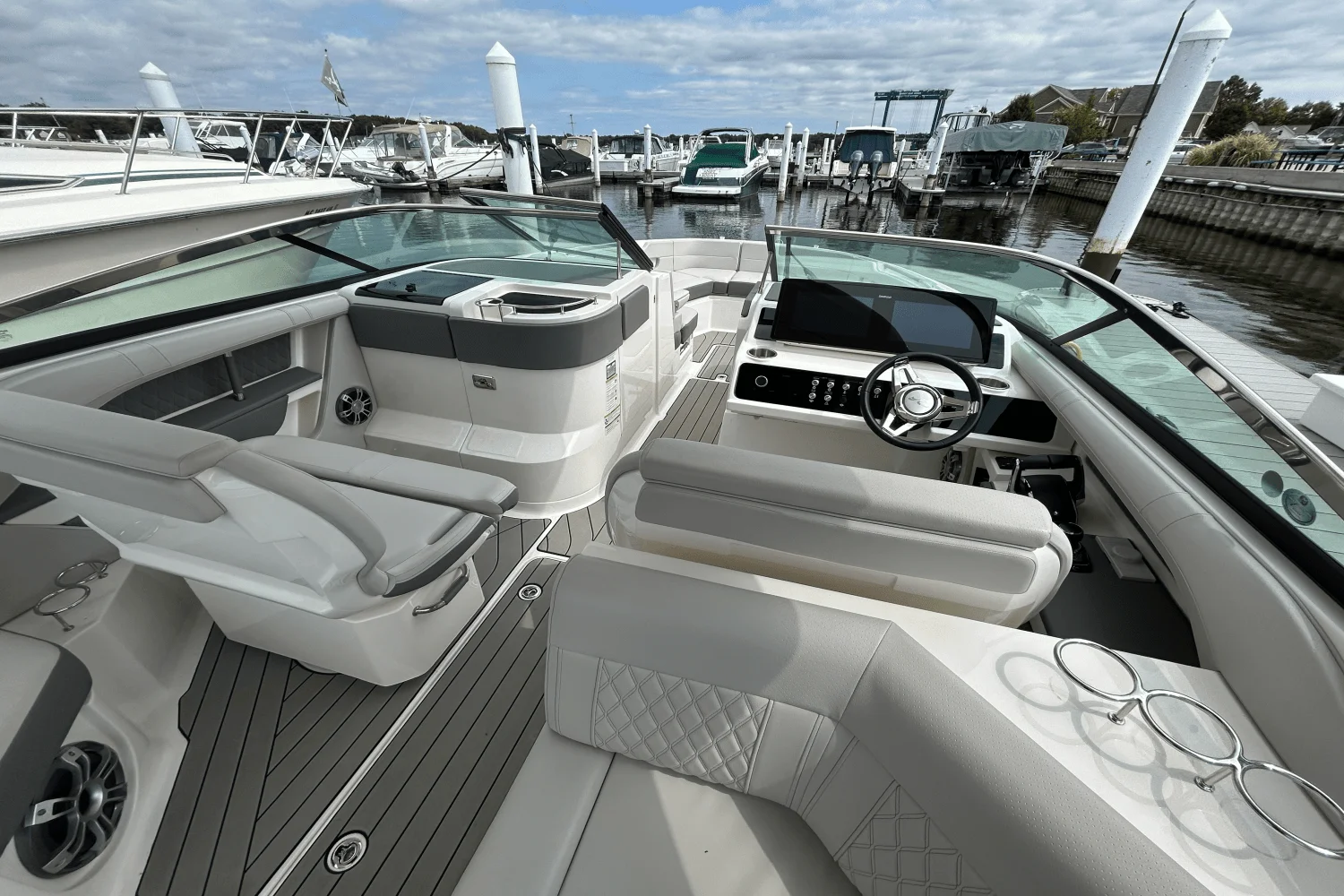 2025 Sea Ray 310 SLX Image Thumbnail #57