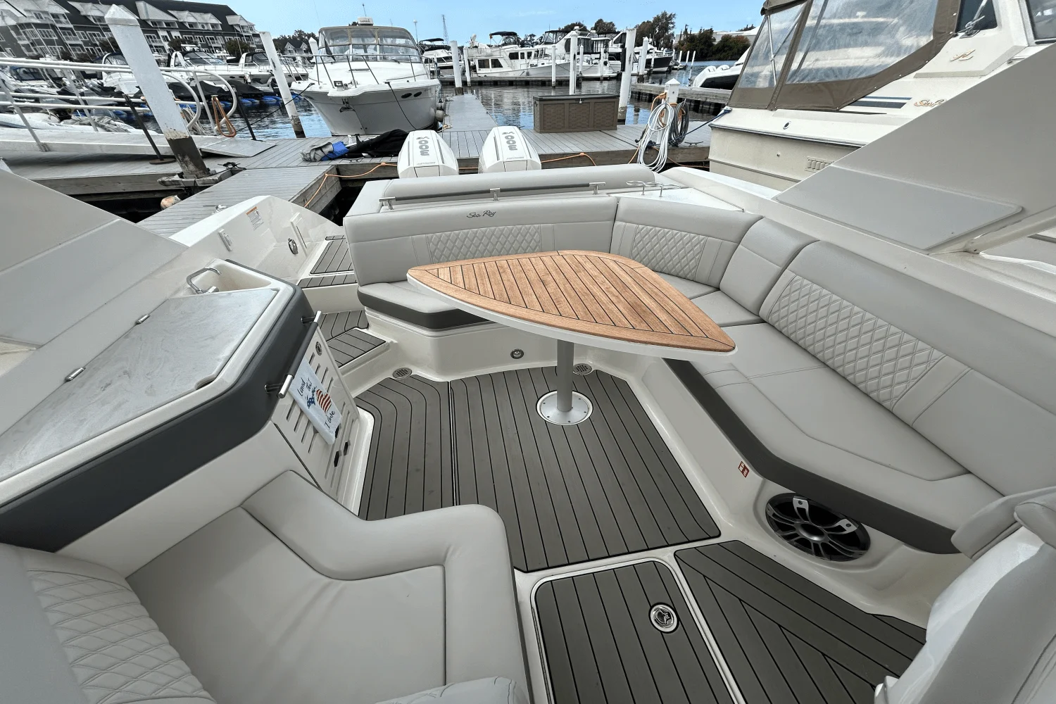 2025 Sea Ray 310 SLX Image Thumbnail #11