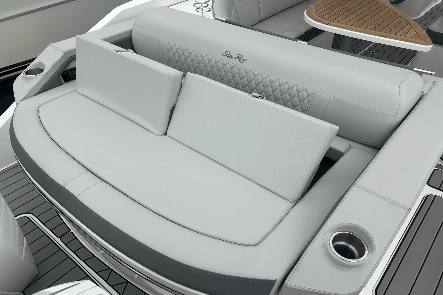 2025 Sea Ray 310 SLX Image Thumbnail #47