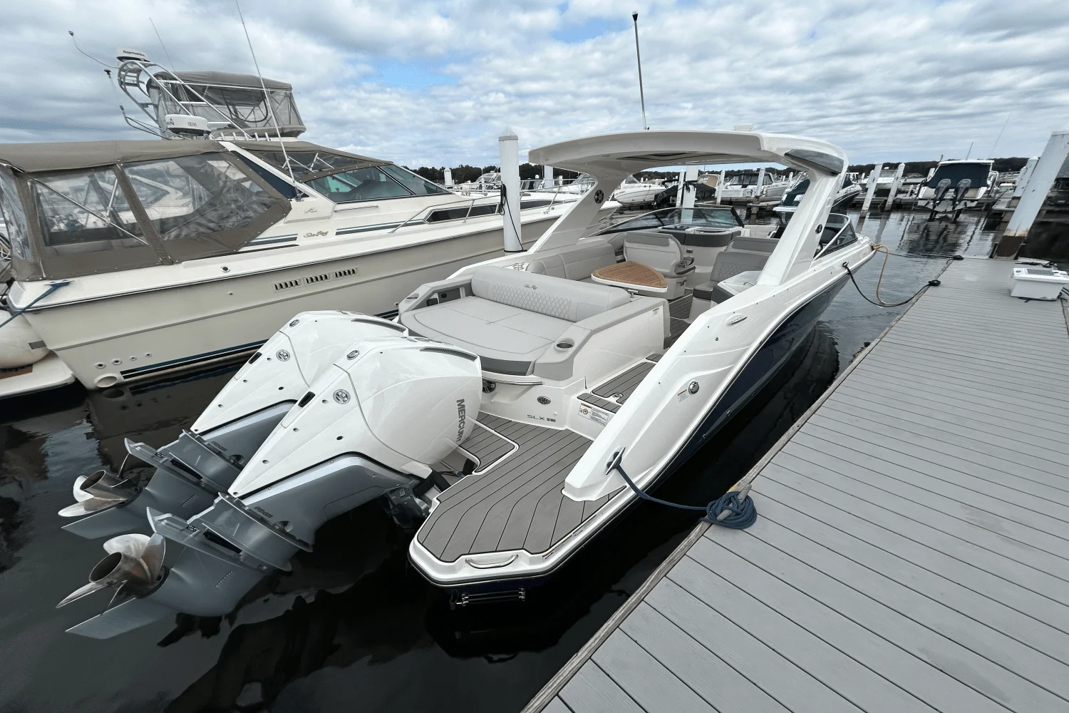2025 Sea Ray 310 SLX Image Thumbnail #3