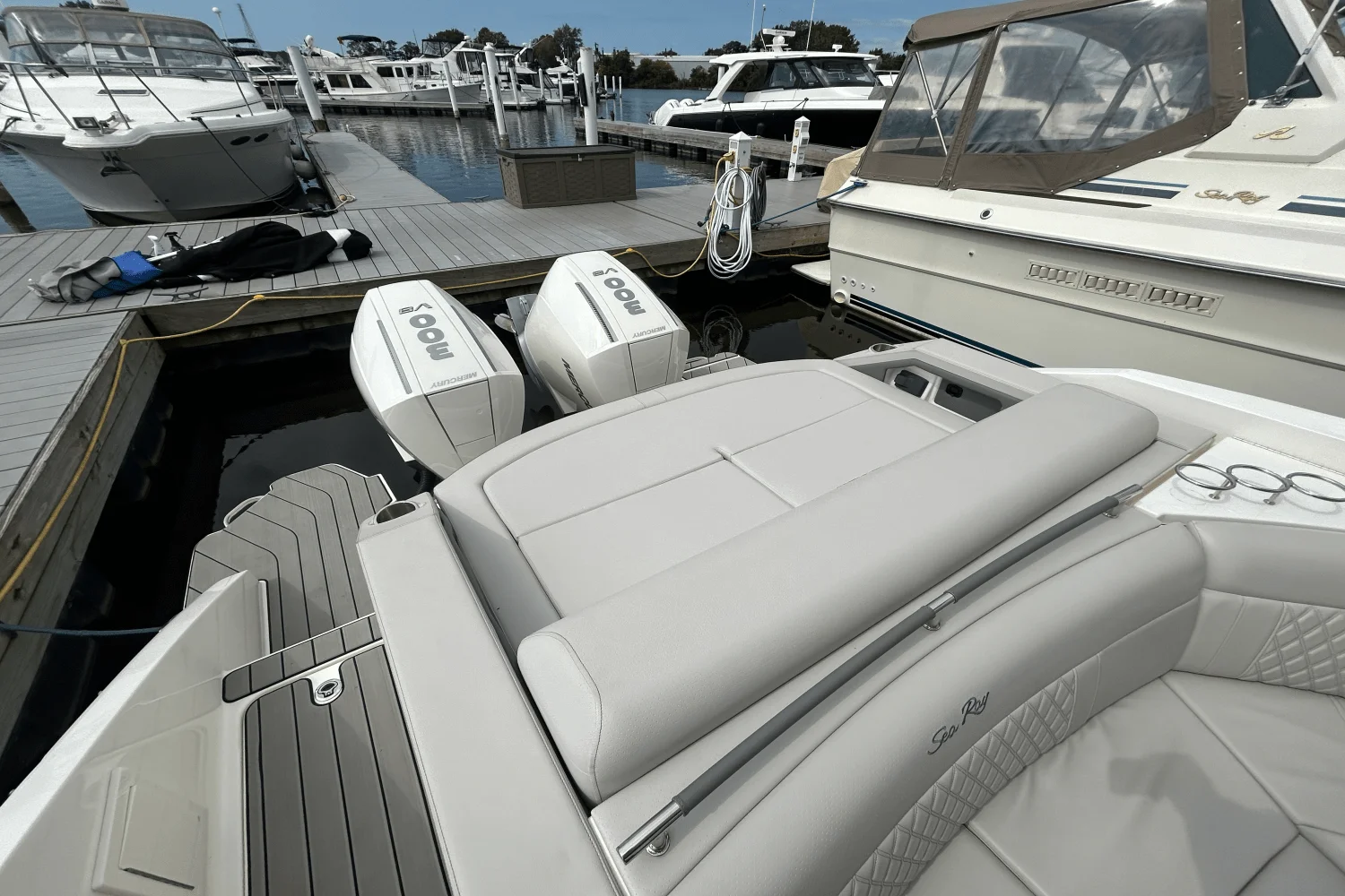 2025 Sea Ray 310 SLX Image Thumbnail #44