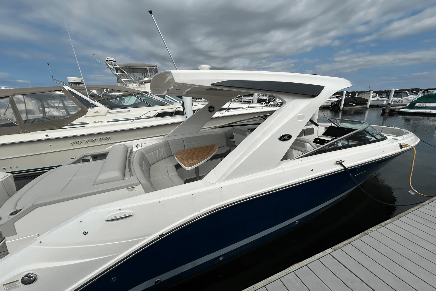2025 Sea Ray 310 SLX Image Thumbnail #2