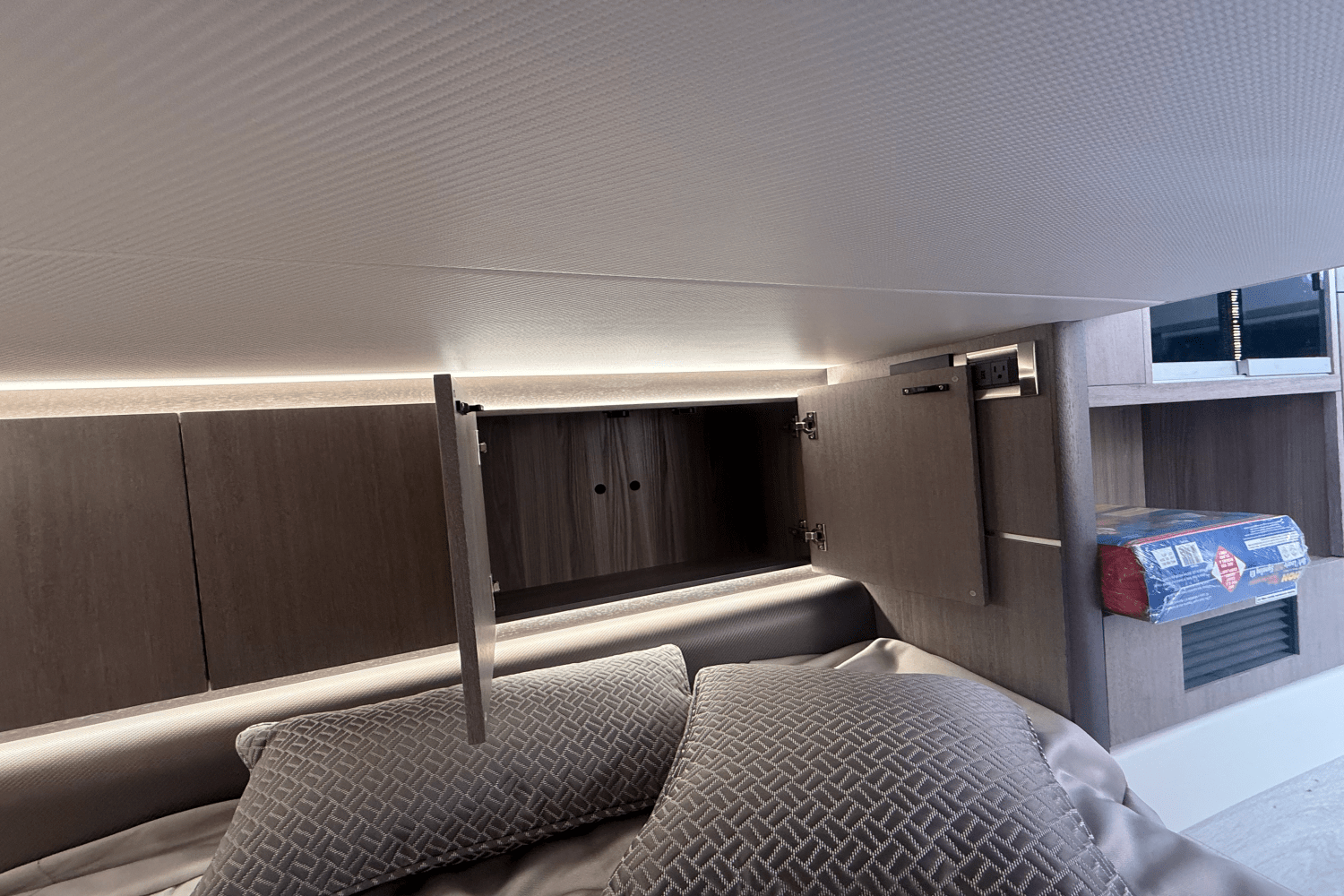 2024 Galeon 325 GTO Image Thumbnail #40