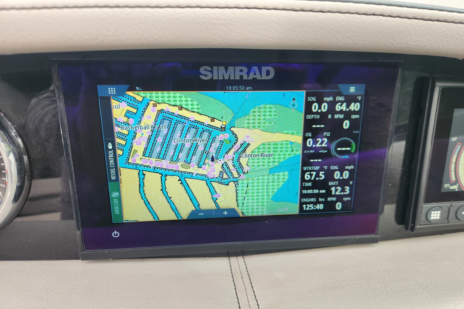 2023 Four Winns HD5 Image Thumbnail #8