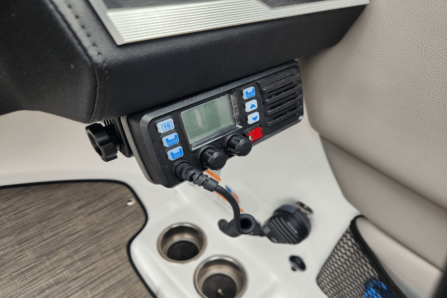 2023 Four Winns HD5 Image Thumbnail #6