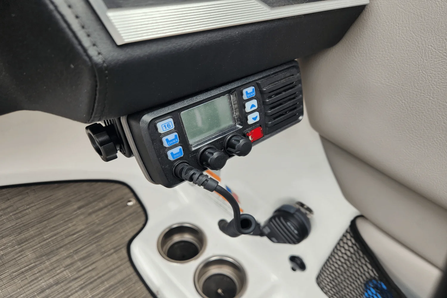 2023 Four Winns HD5 Image Thumbnail #6