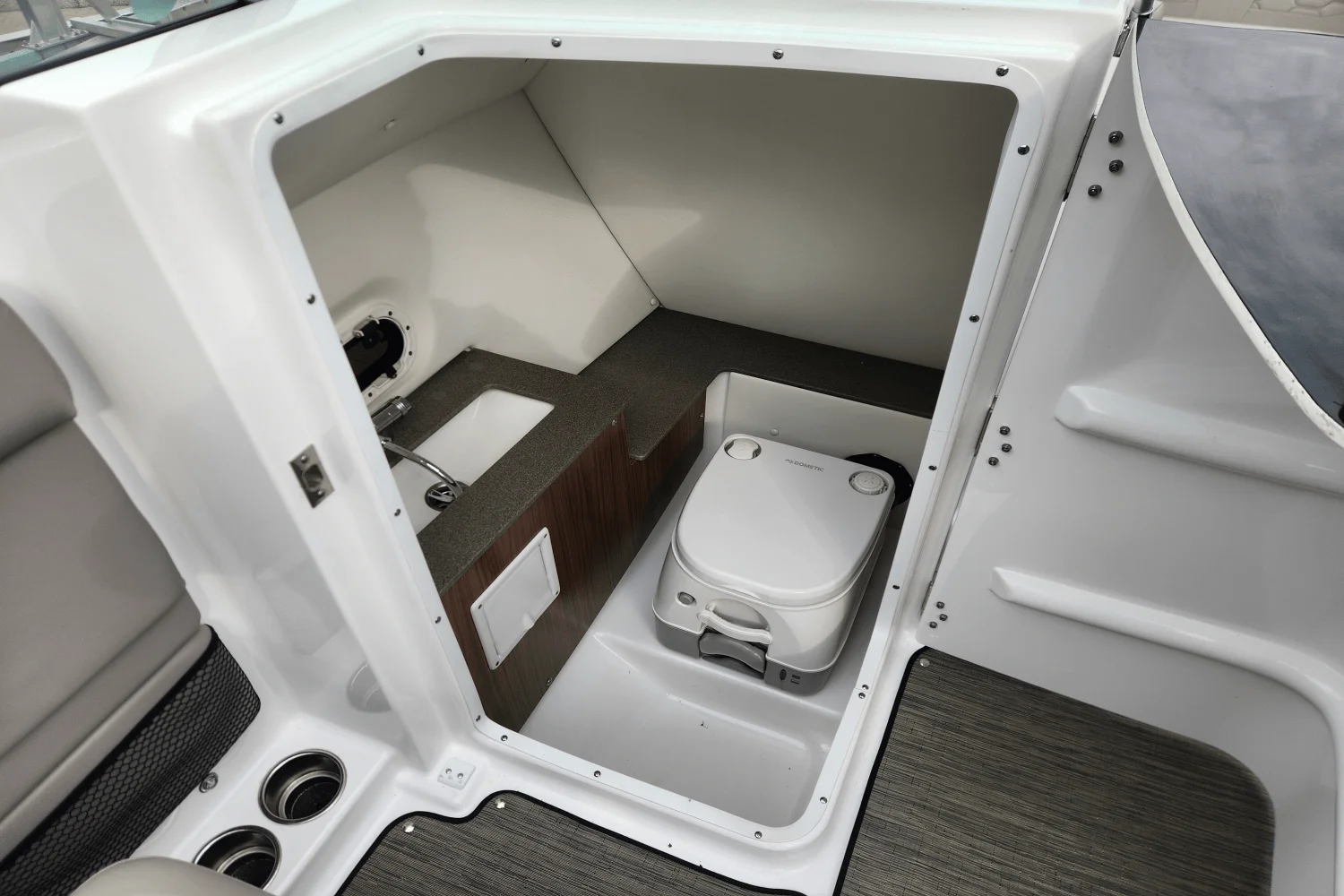 2023 Four Winns HD5 Image Thumbnail #17