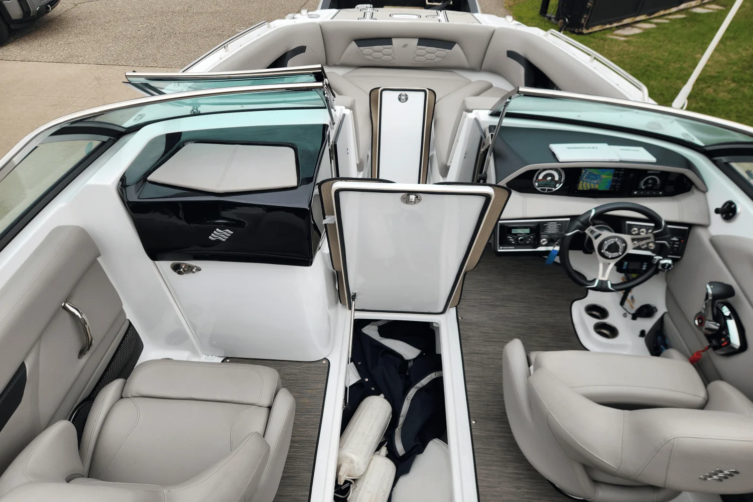 2023 Four Winns HD5 Image Thumbnail #12