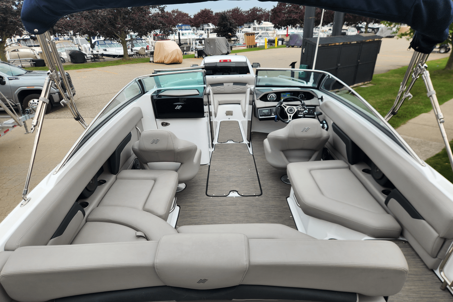 2023 Four Winns HD5 Image Thumbnail #11