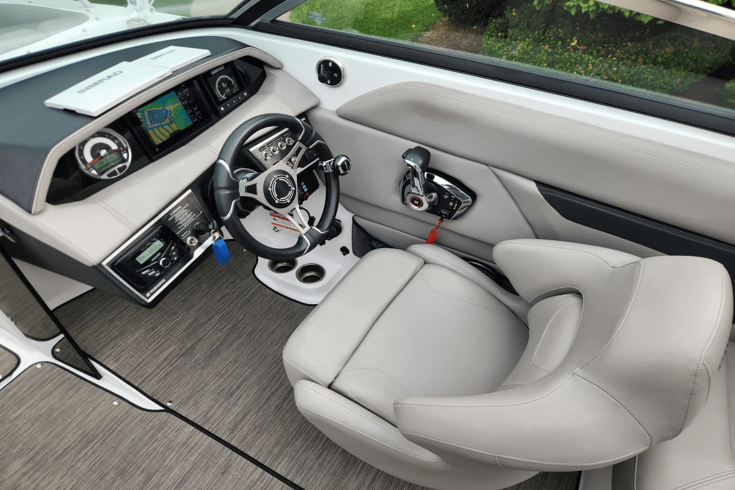 2023 Four Winns HD5 Image Thumbnail #5