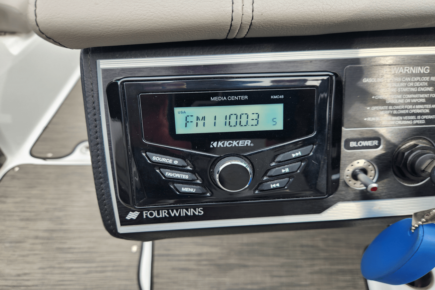 2023 Four Winns HD5 Image Thumbnail #7