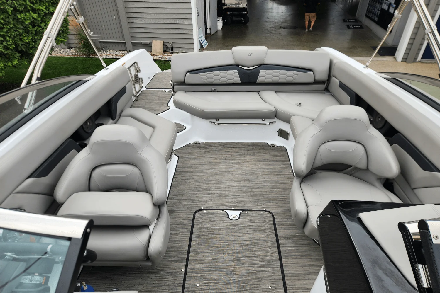 2023 Four Winns HD5 Image Thumbnail #13