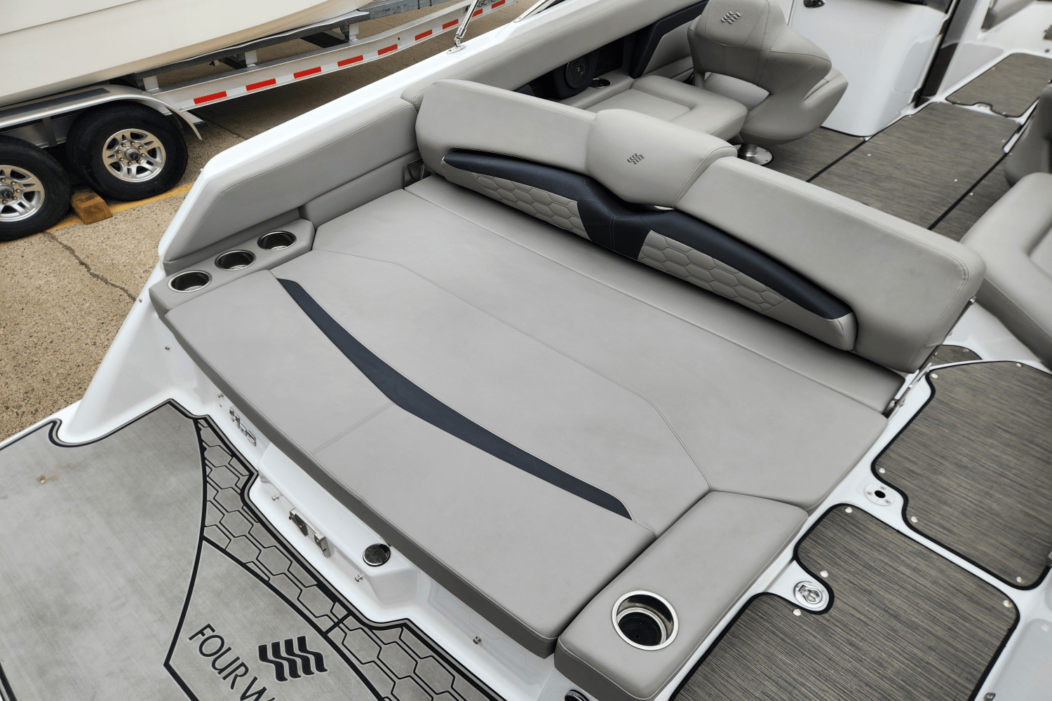 2023 Four Winns HD5 Image Thumbnail #15