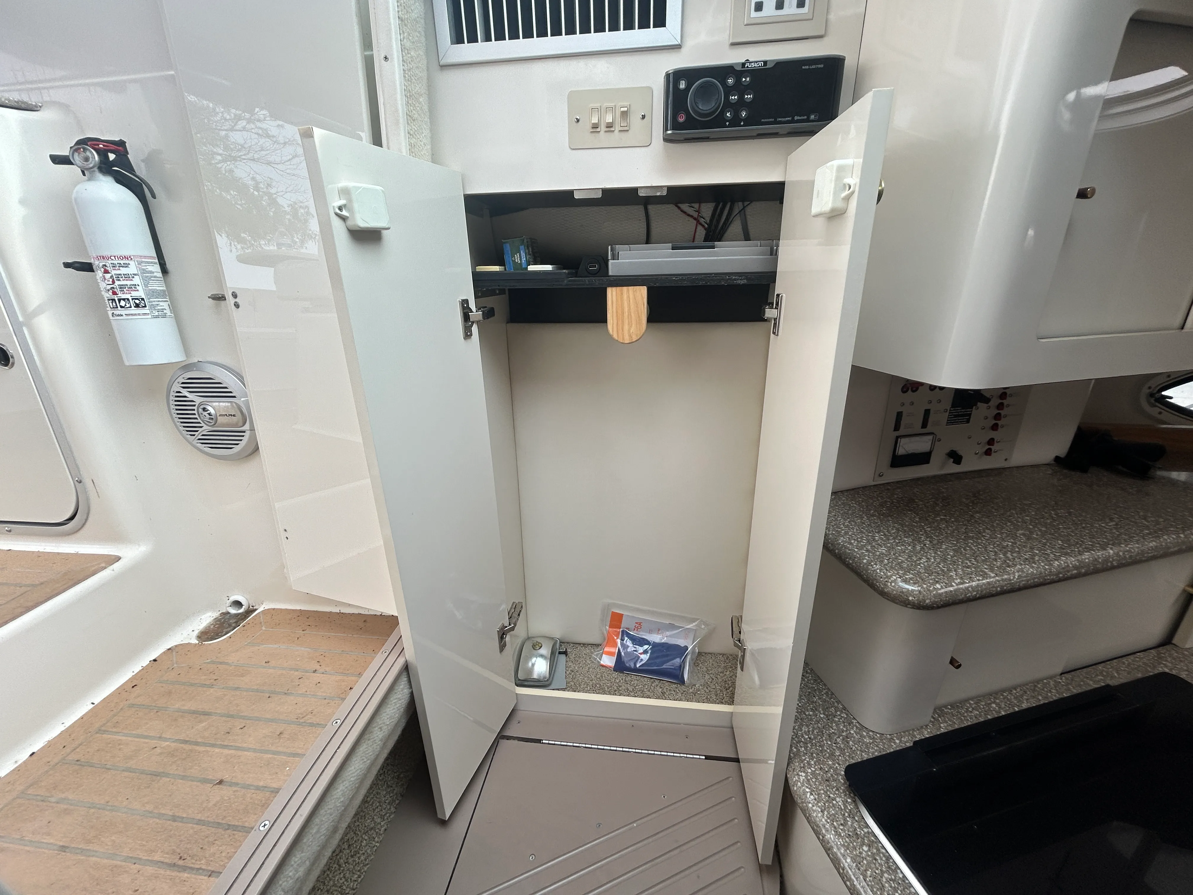 2000 Maxum 3300 SCR Image Thumbnail #56