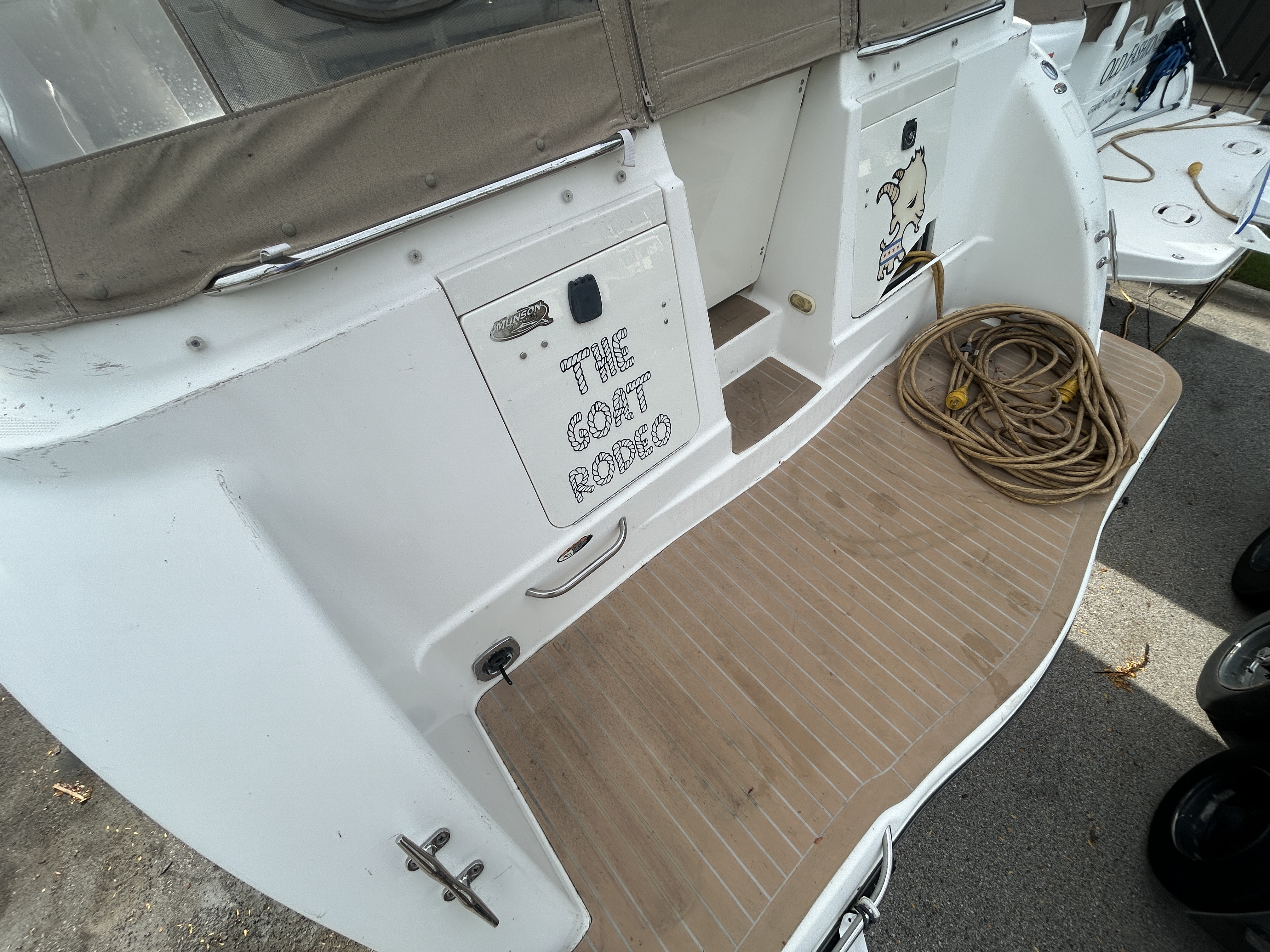 2000 Maxum 3300 SCR Image Thumbnail #7