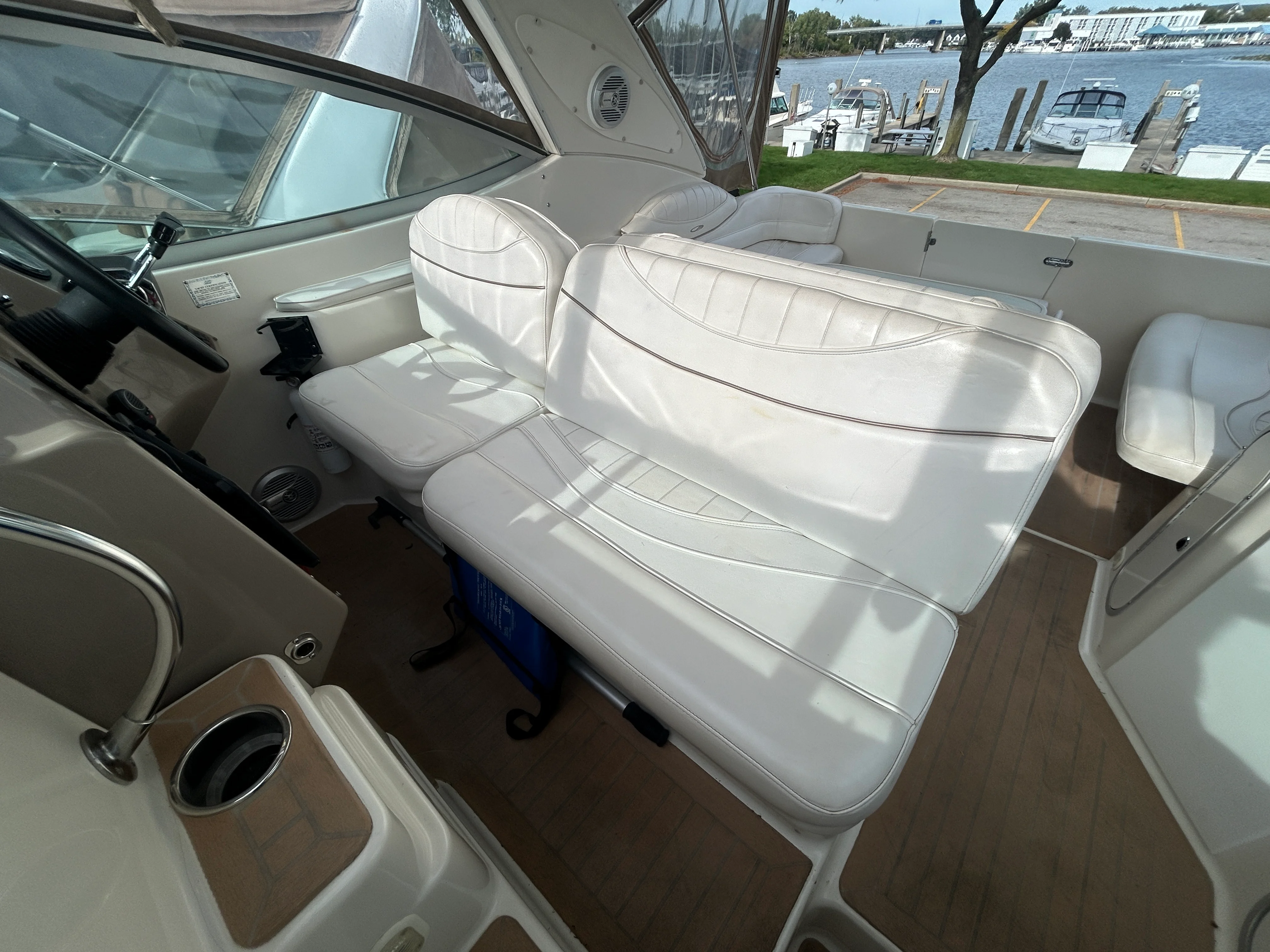 2000 Maxum 3300 SCR Image Thumbnail #23