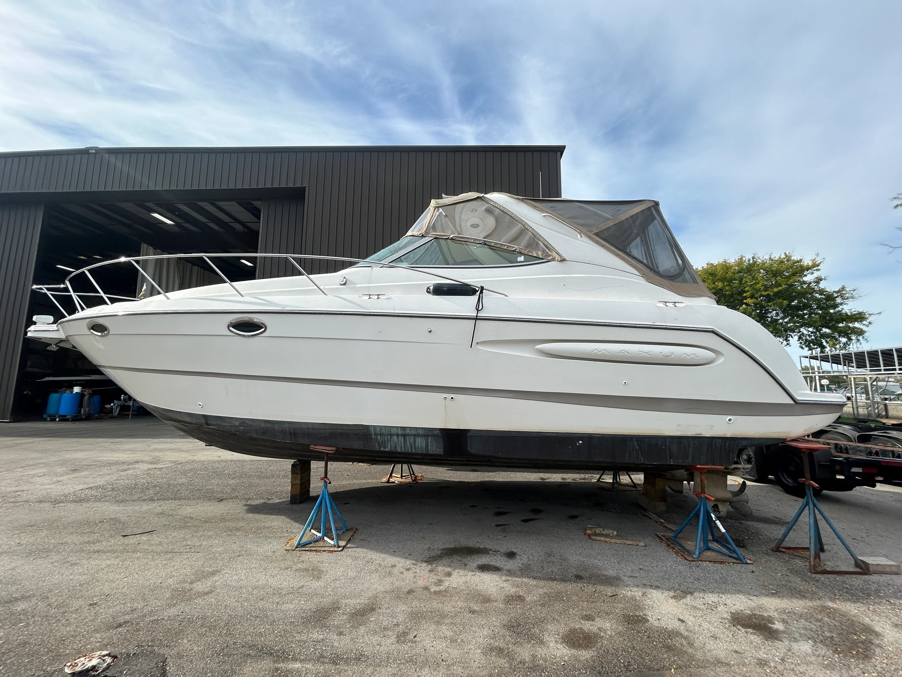 2000 Maxum 3300 SCR Image Thumbnail #2