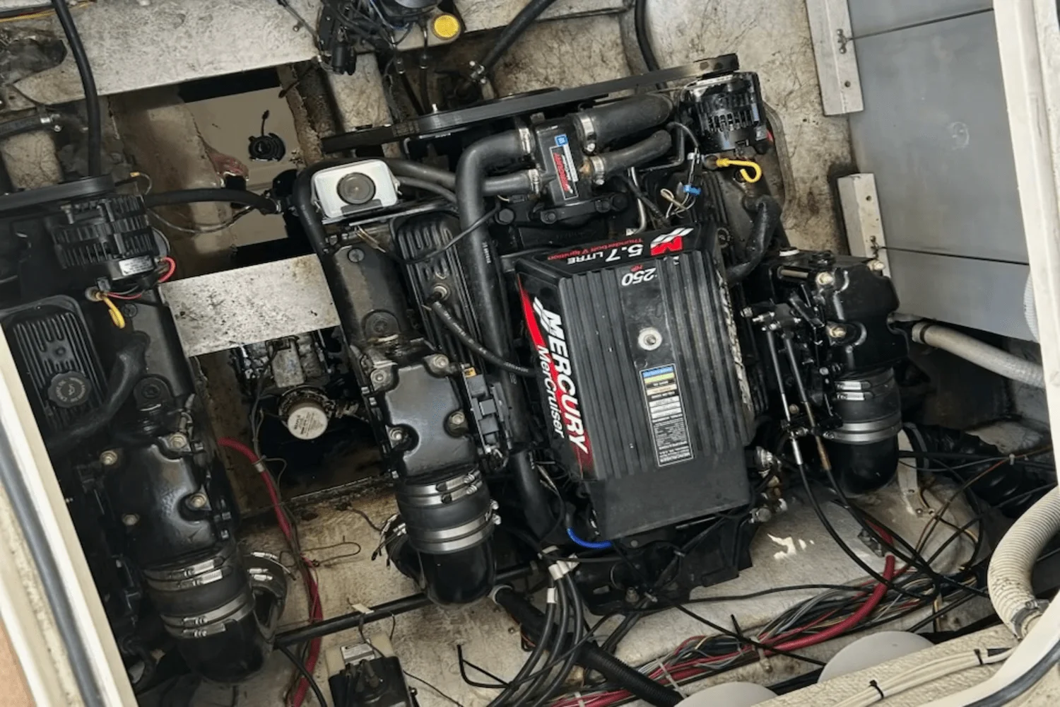 2000 Maxum 3300 SCR Image Thumbnail #60