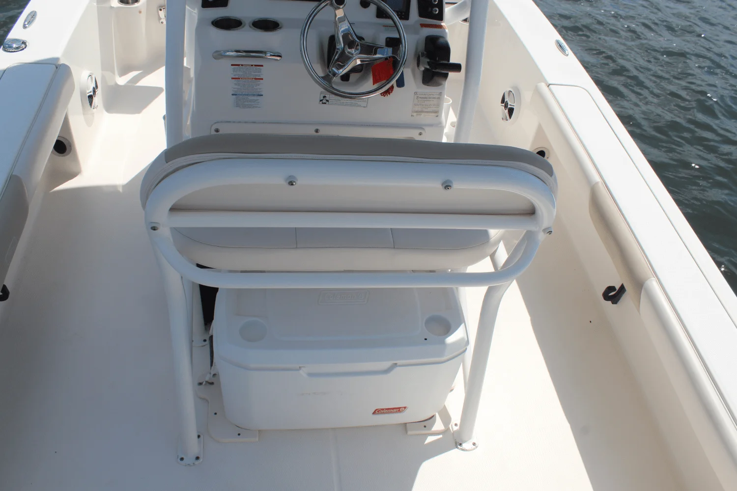 2017 Robalo 226 CAYMAN Image Thumbnail #8