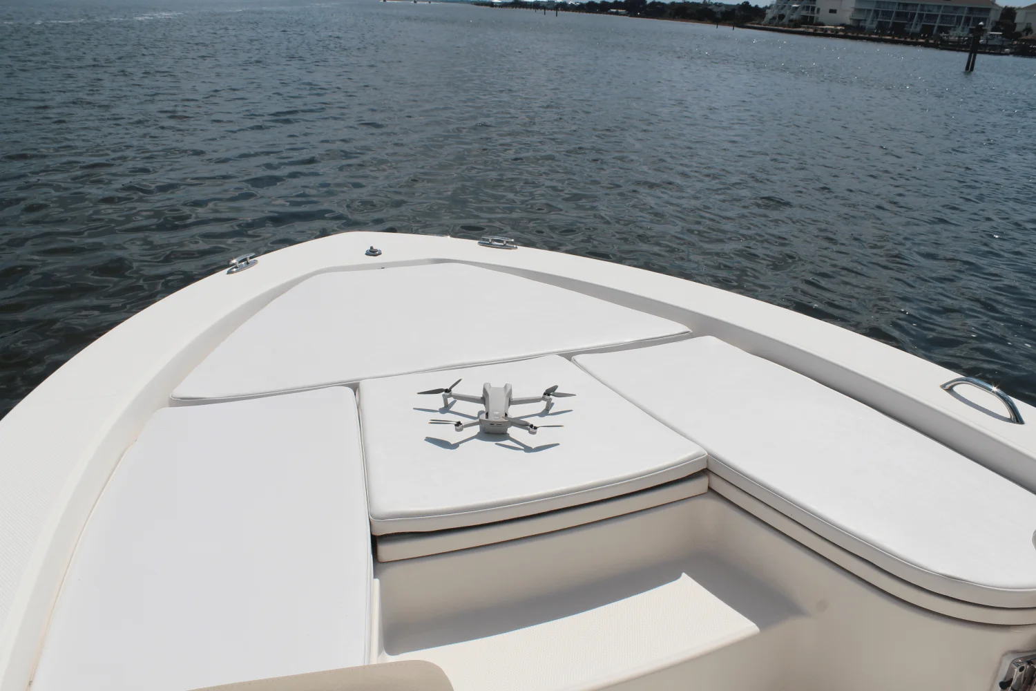 2017 Robalo 226 CAYMAN Image Thumbnail #12