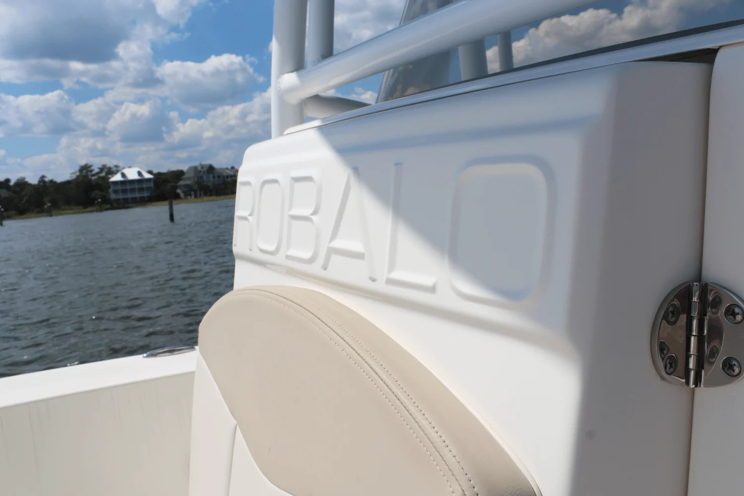 2017 Robalo 226 CAYMAN Image Thumbnail #11