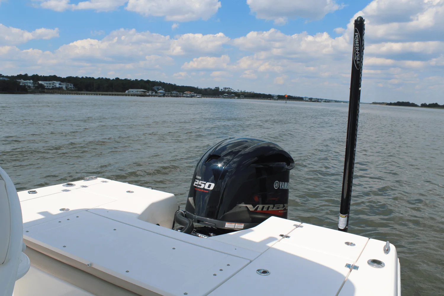 2017 Robalo 226 CAYMAN Image Thumbnail #1